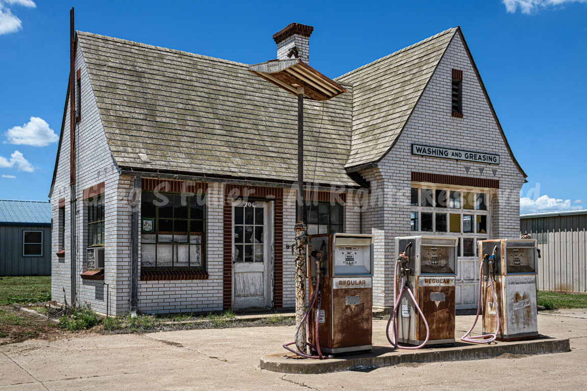 Vintage Conoco Gas Station - Buffalo, Oklahoma