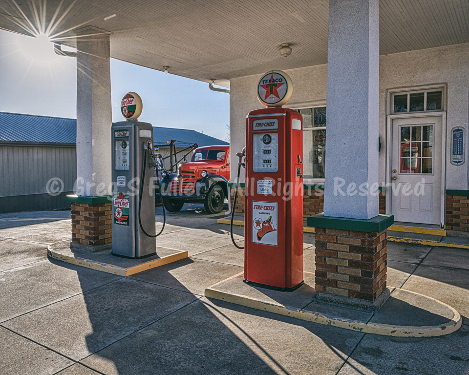 Vintage 1925 Texaco Gas Station & 1946 Dodge Tanker truck - Wetmore Kansas
