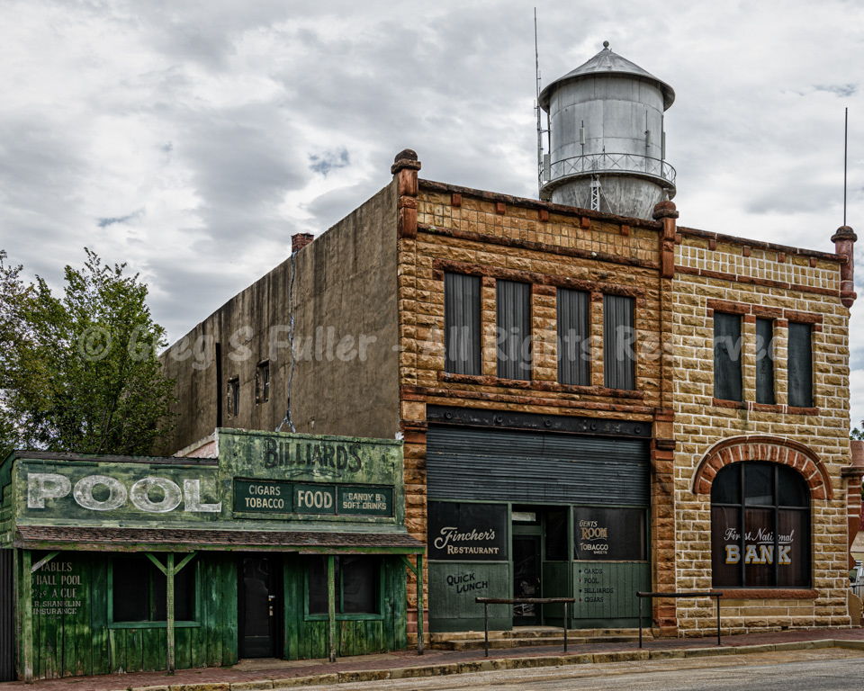 Get your cash, get your food fast, spend the rest at the pool hall - Ralston, Oklahoma