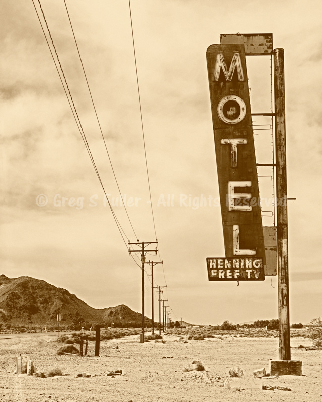 Motel-less sign - Henning Motel No More - Mojave Desert - Newberry Springs, California