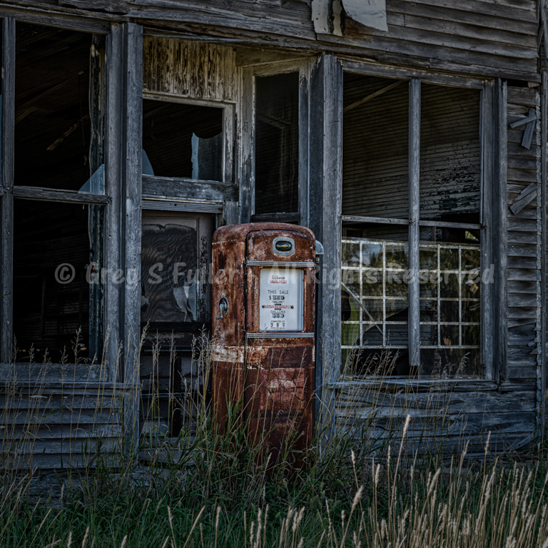 Abandoned Cash & Carry Store & Vintage Gas -  Hitschmann , Kansas