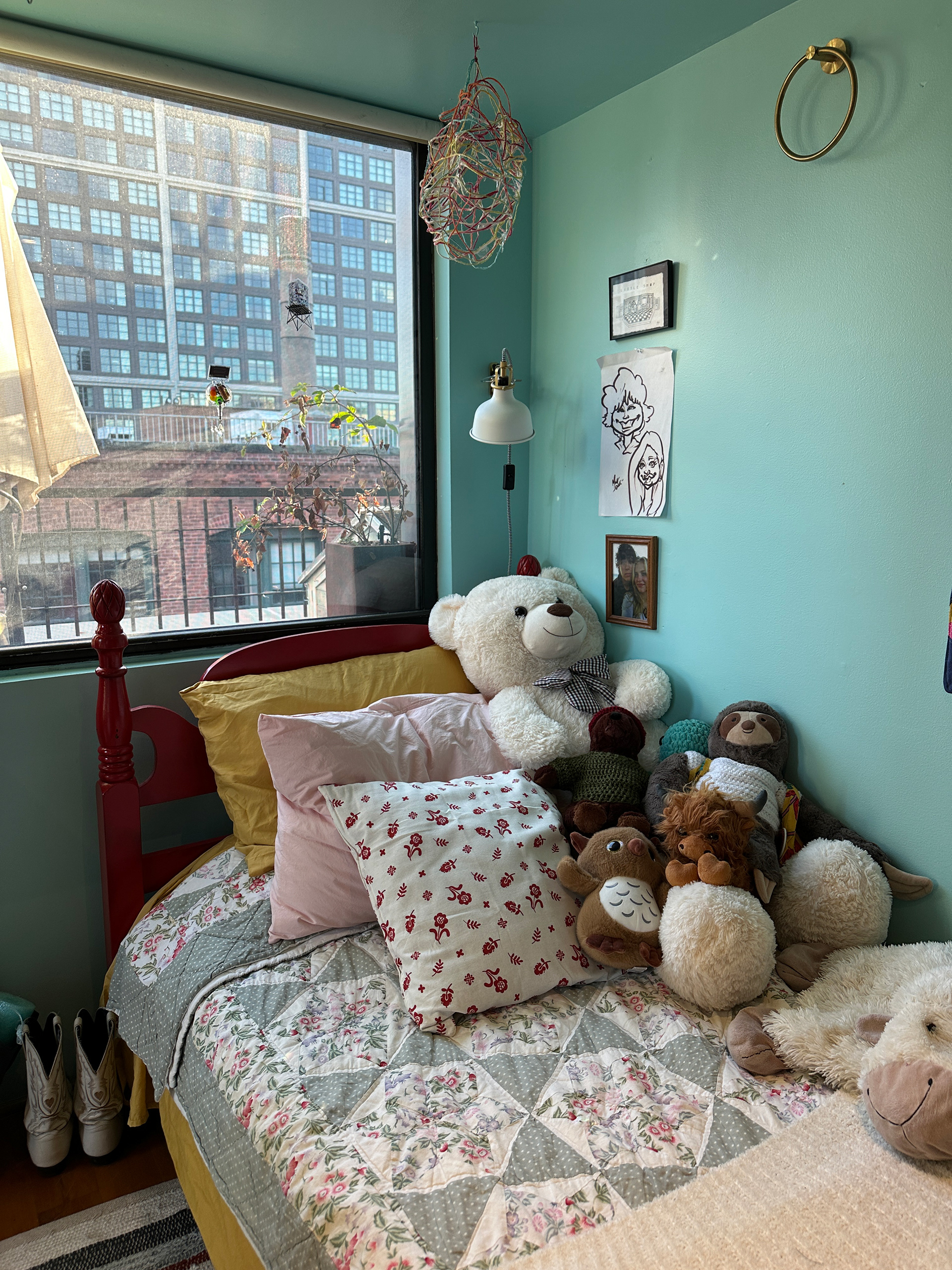 Lower twin room