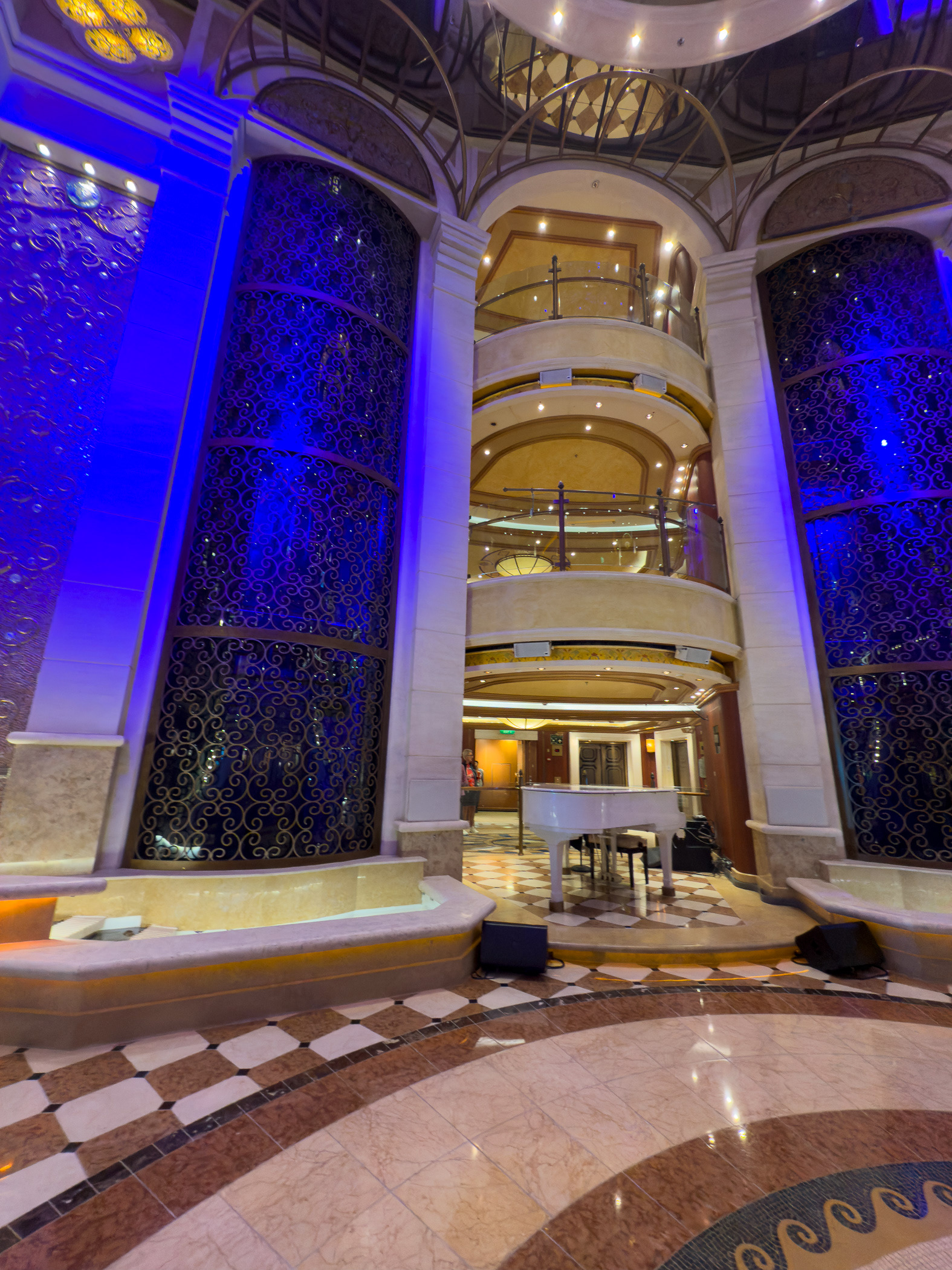 Emerald Princess (ship)