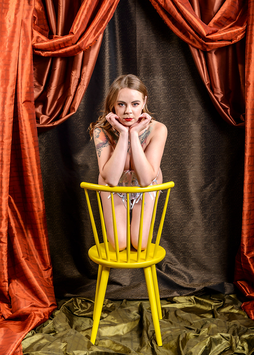 Lindsey - Studio
