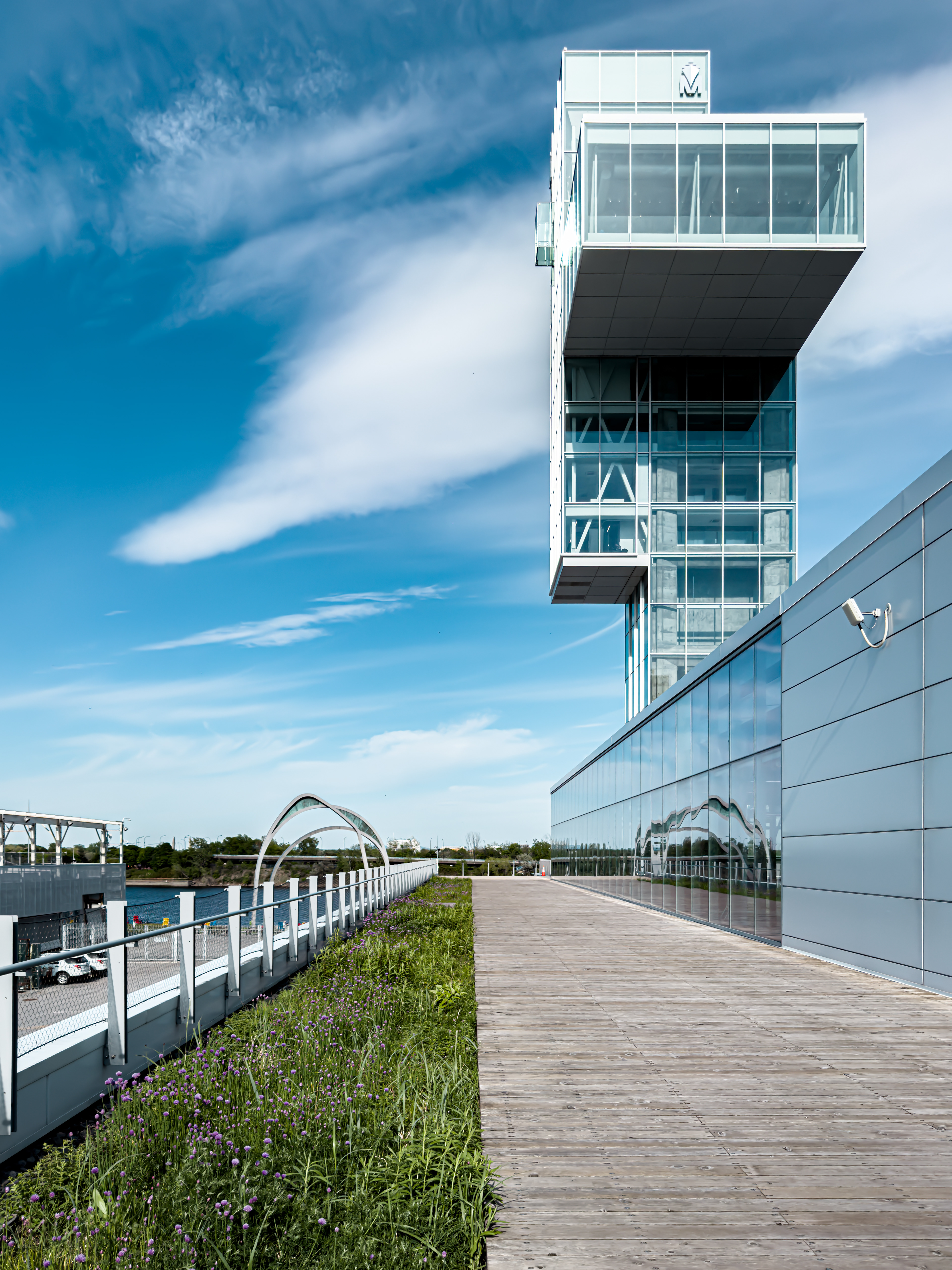 Tour du Vieux Port, Montreal