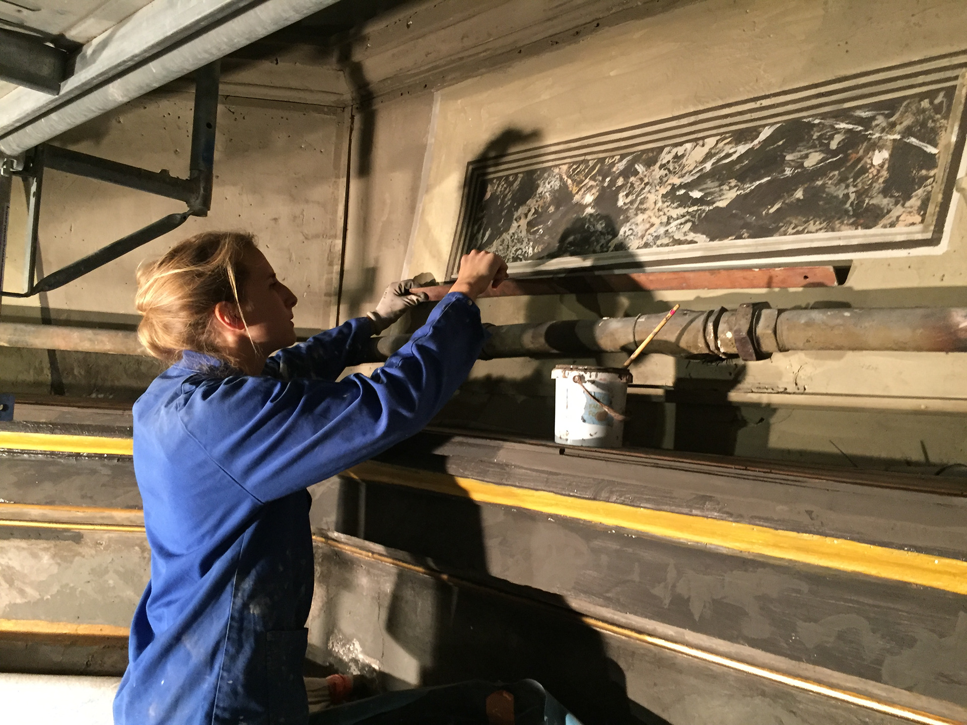 Fausses moulures sur faux-marbres - Eglise Saint Charles