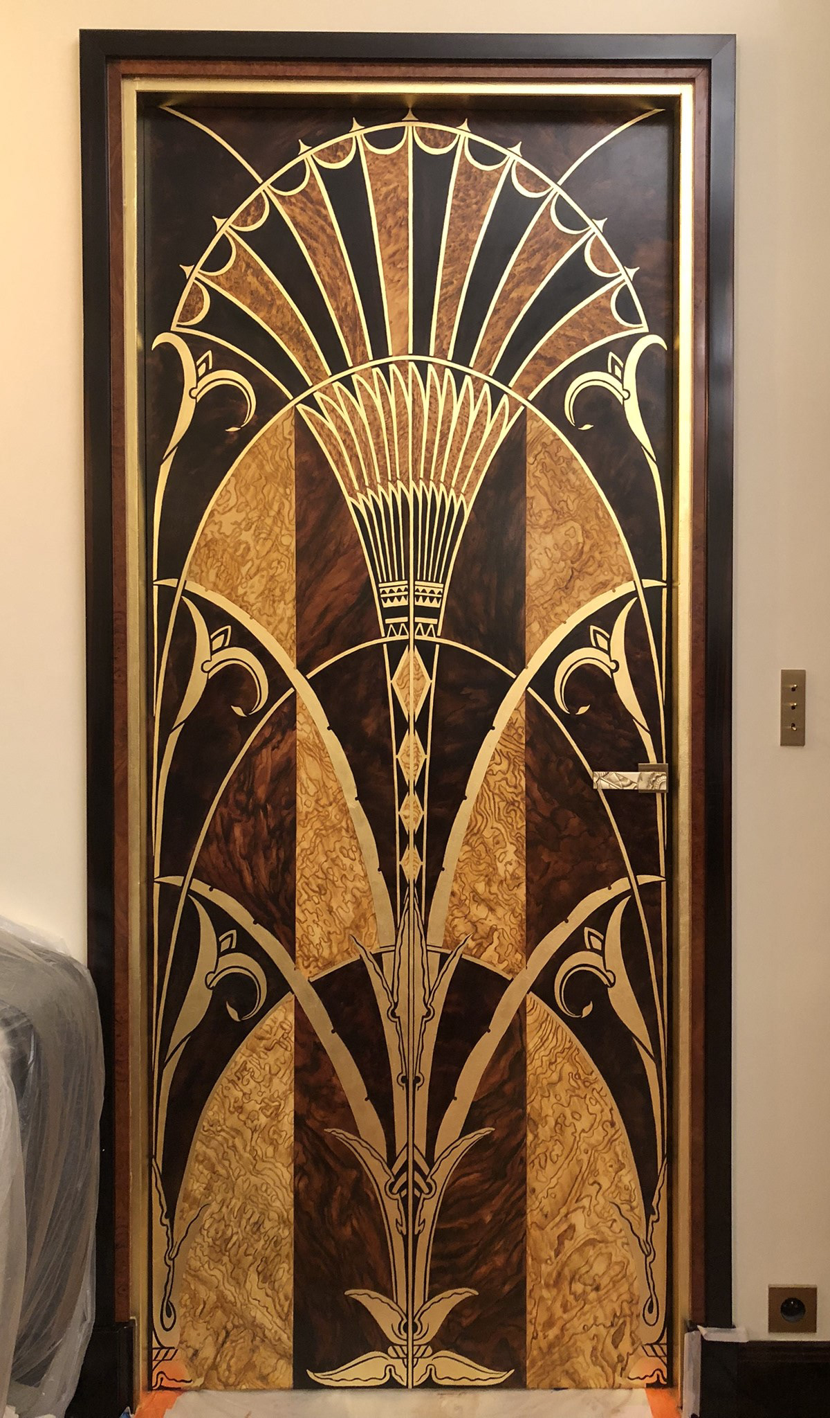 Imitation bois divers et dorure à la feuille