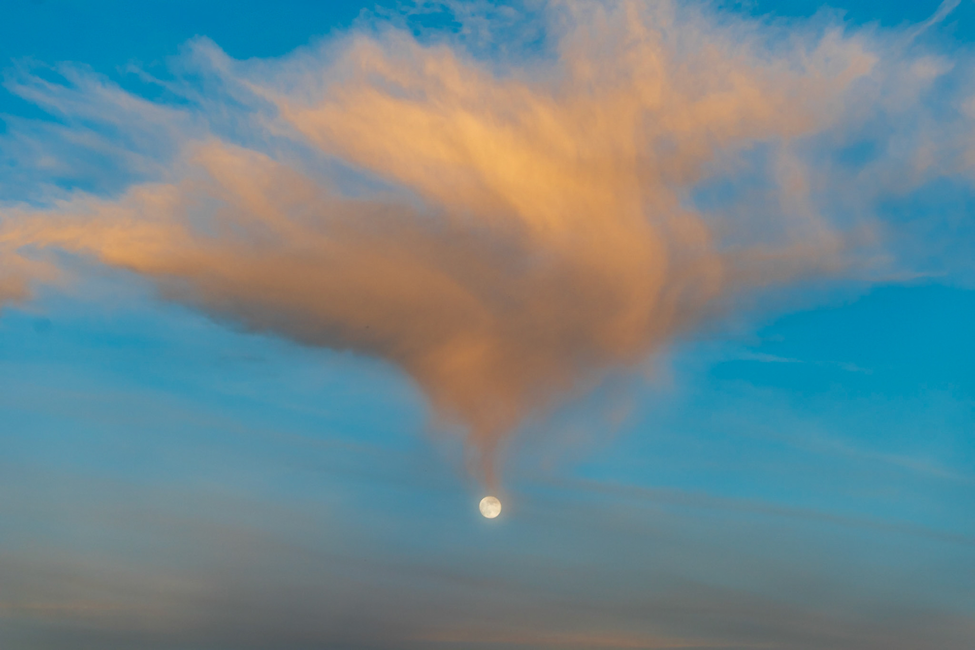 I like how the orange clouds seem to be coming out of tonight's 98.6% moon.  #partialmoon #moon #luna #moon #strawberrymoon
