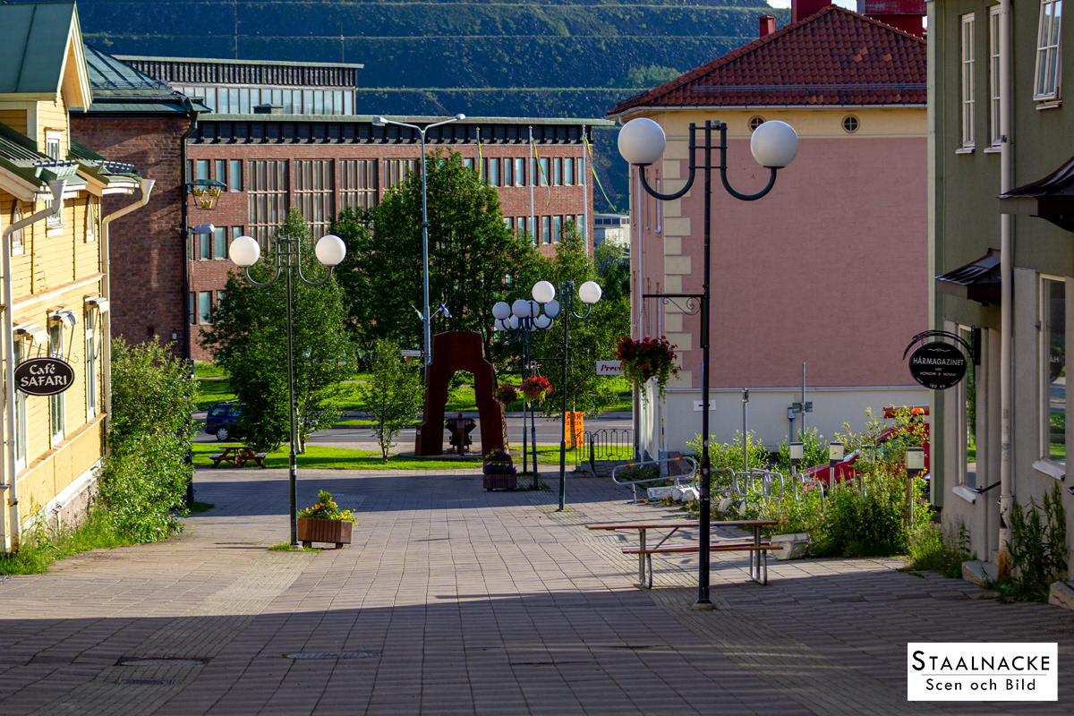Förstoring för skyltfönster i gamla Kiruna C enligt avtal med Luossavaara Kiirunavaara Aktiebolag (2024).
