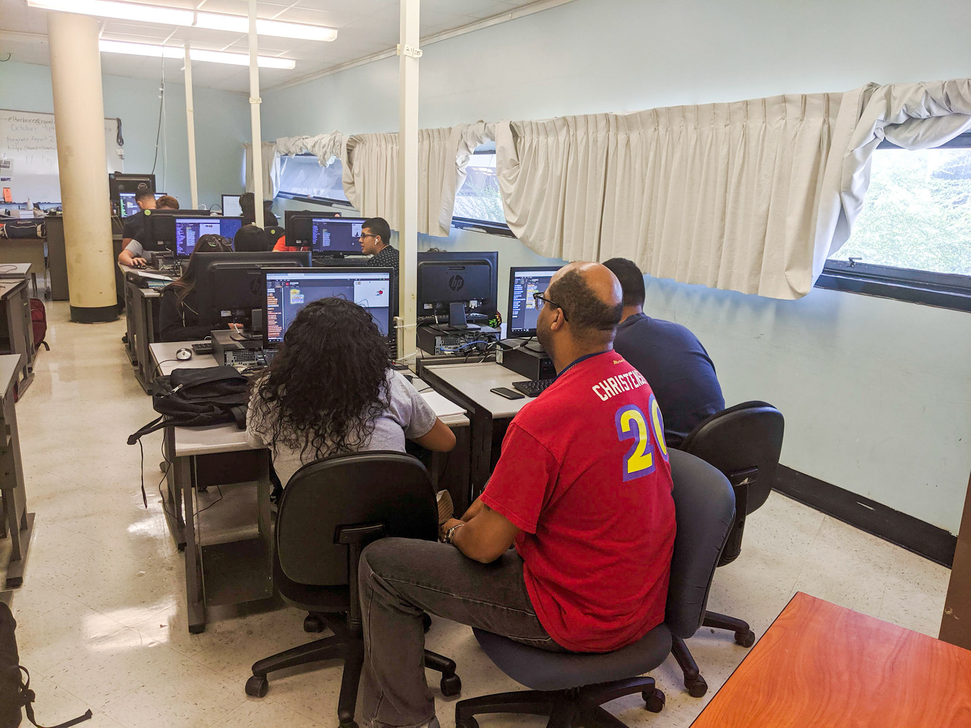 Raytheon Volunteers at Cholla HS