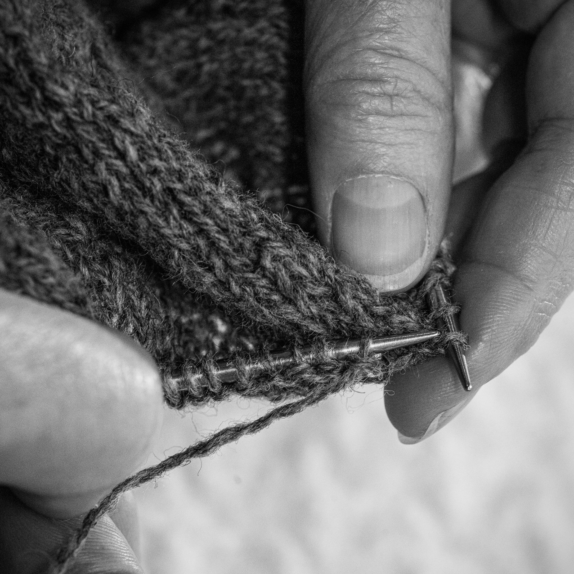 Knitting 1 B&W