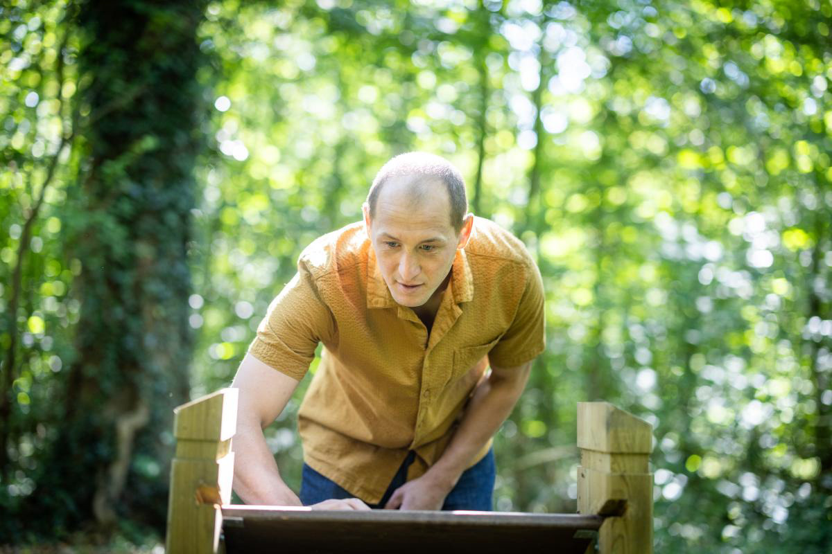 Maurice voelt aan een van de voelplaten