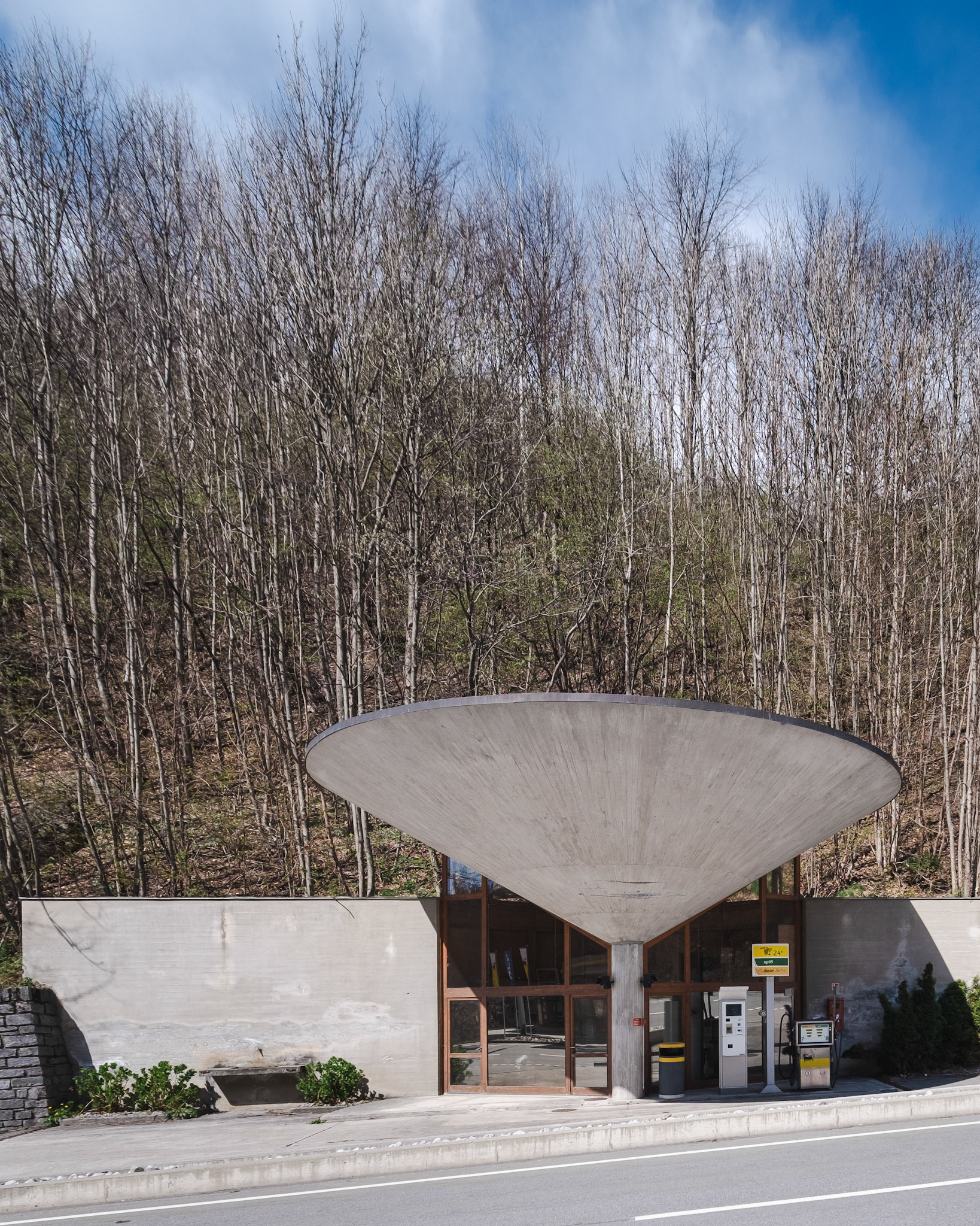 Gaz station between Bondo and Castasegna to plans by Peppe Brivio