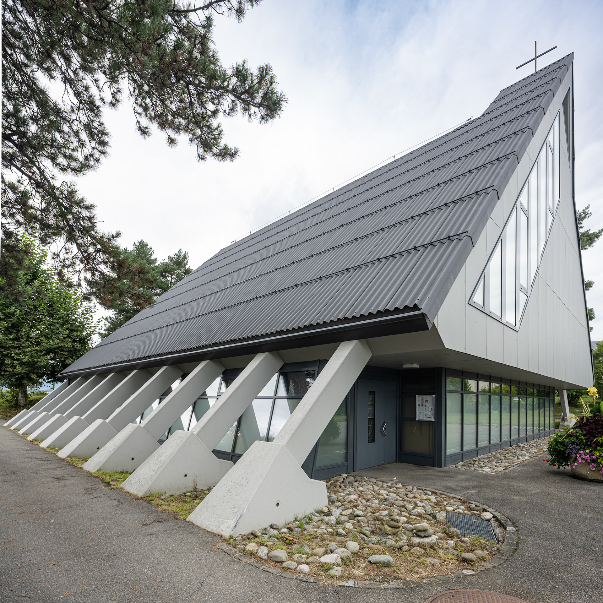 Église Catholique Saint-Pierre