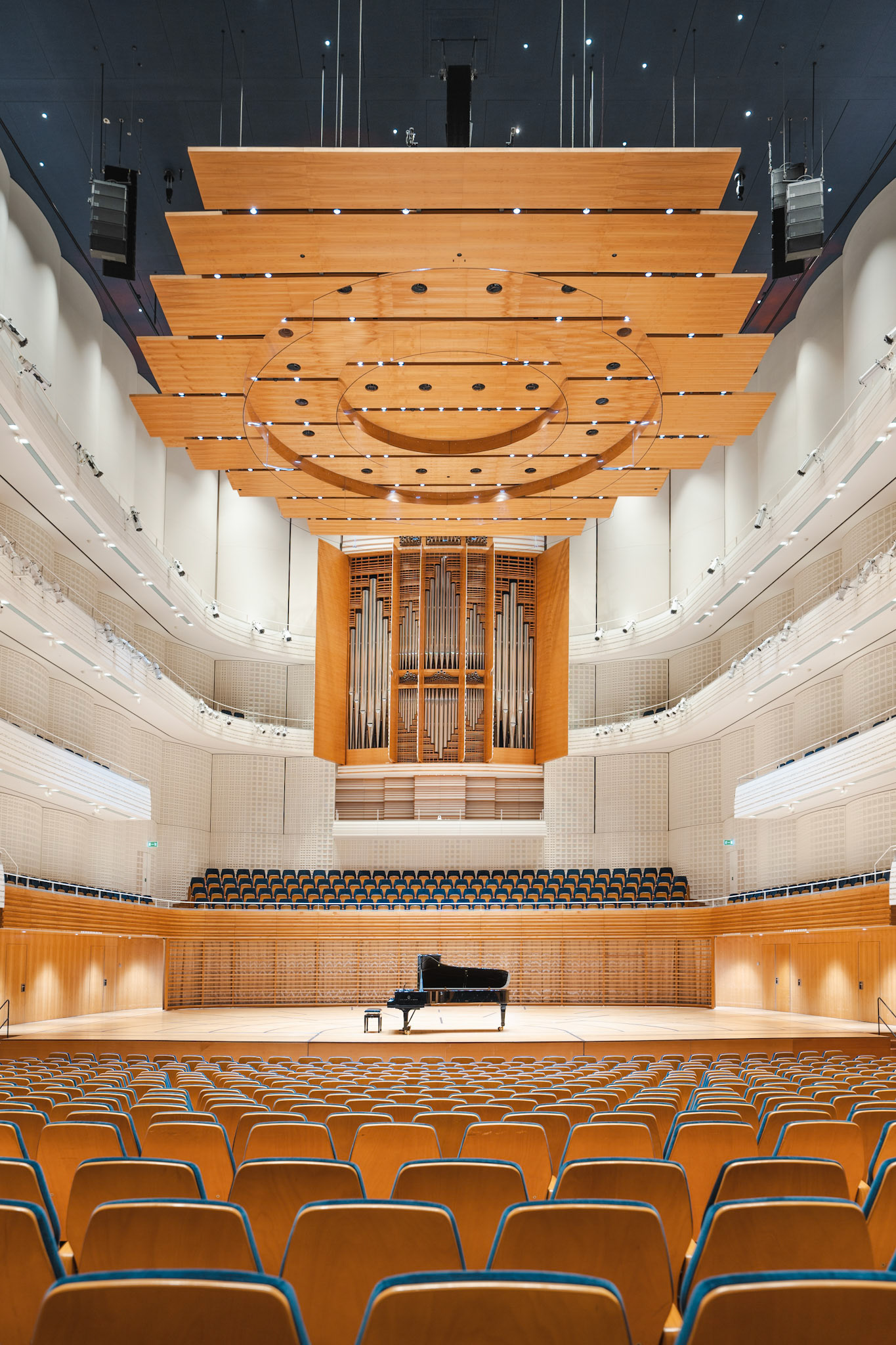 KKL concert hall - salle blanche