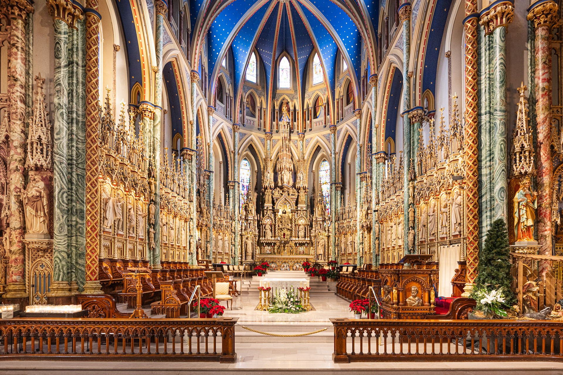 altar and sanctuary with sculptures created by Philippe Hébert