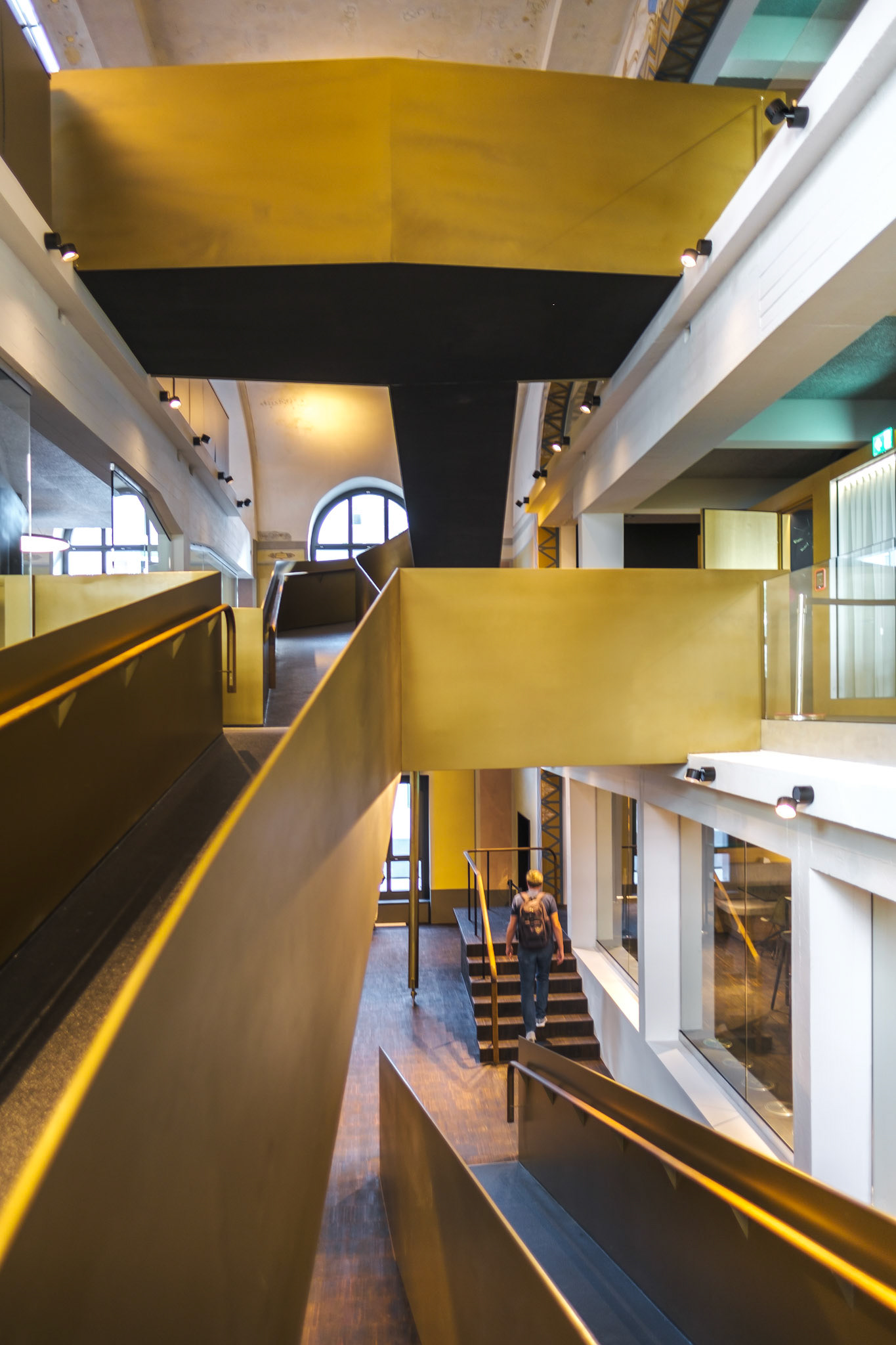 Stadthalle Zürich - staircase