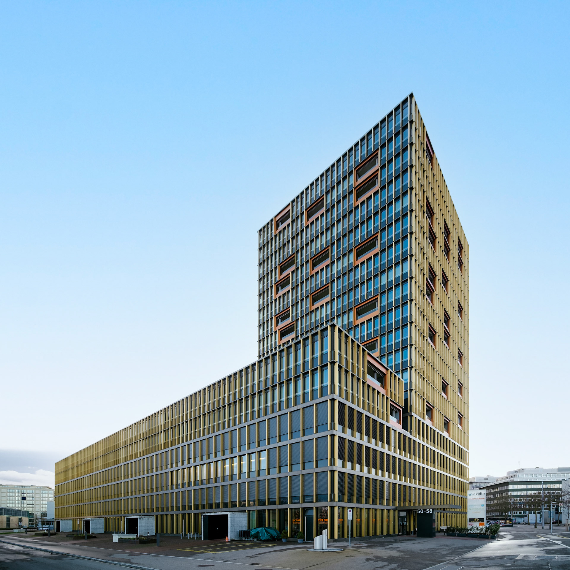 L-shaped Leutschentower complex