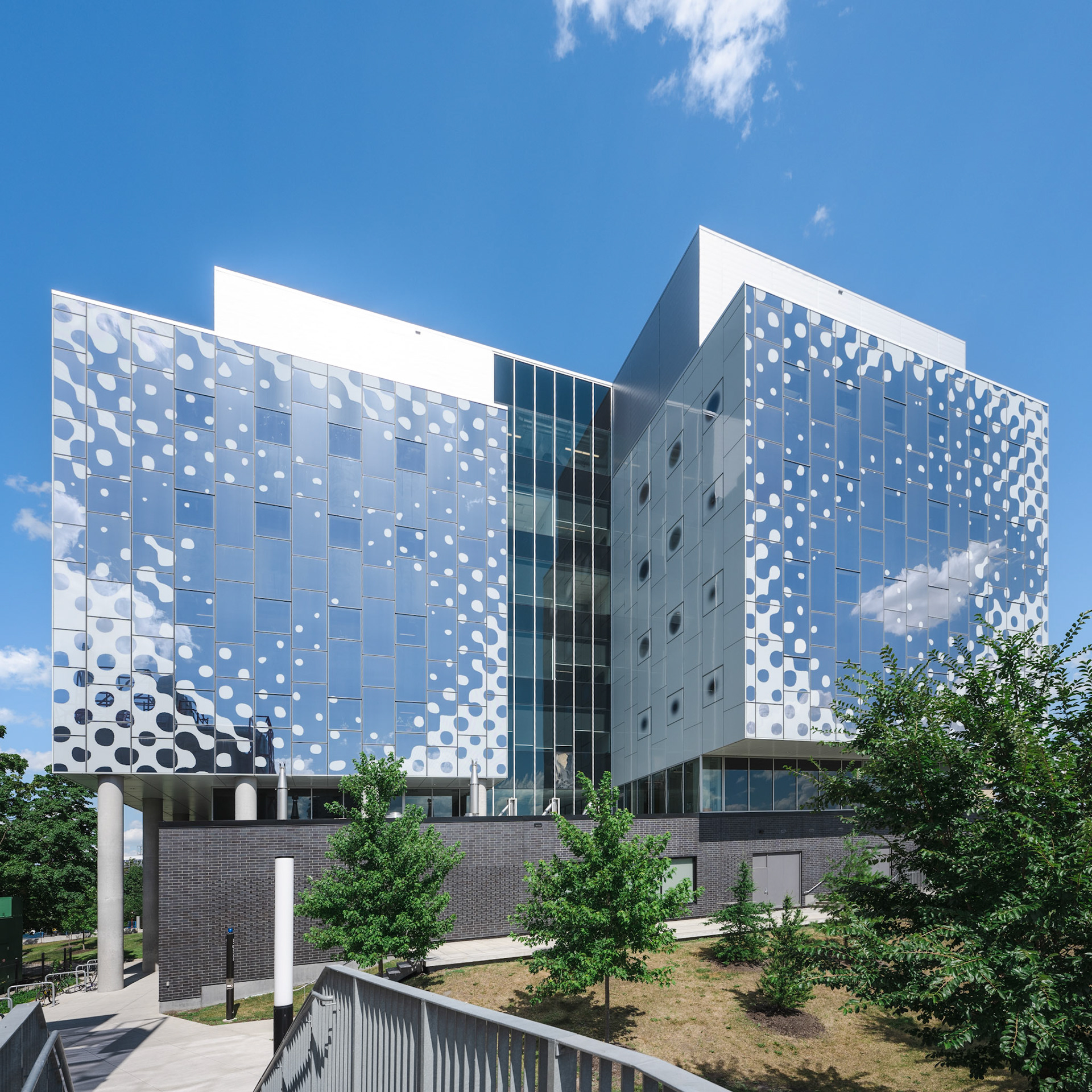 University of Ottawa STEM Complex - facade