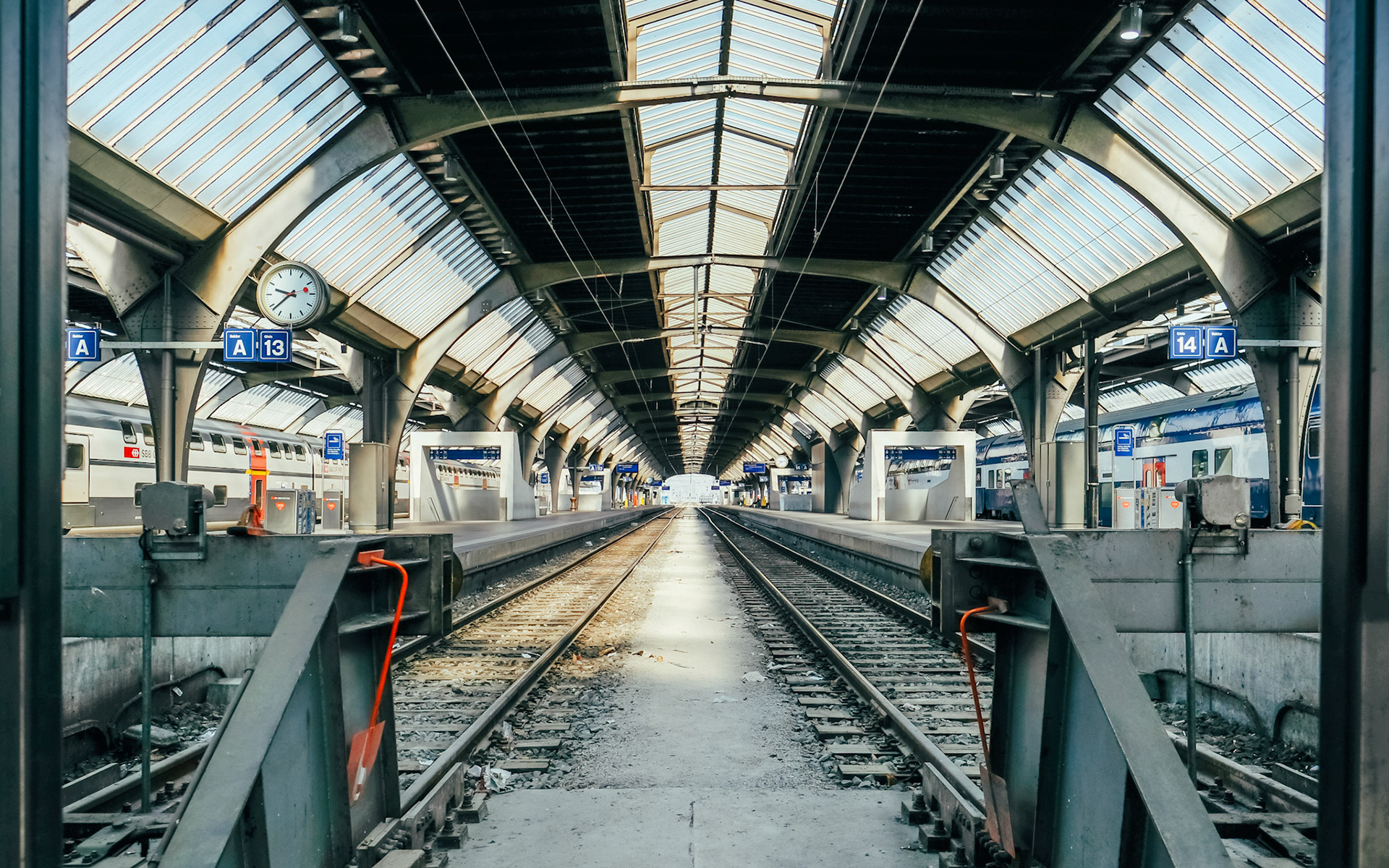Zürich Hauptbahnhof - train tracks