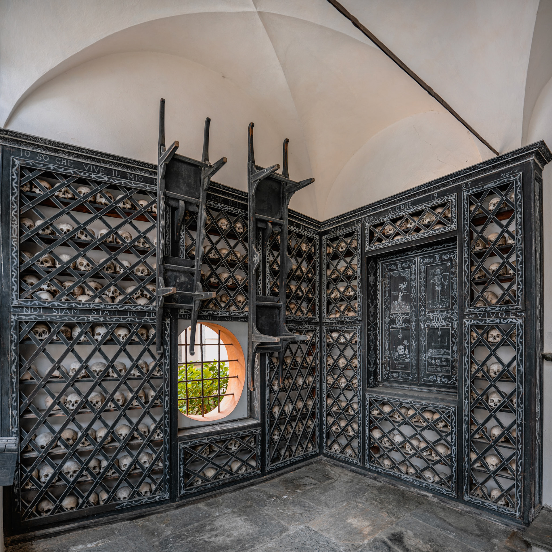 Oratorio di Sant'Anna - ossuary