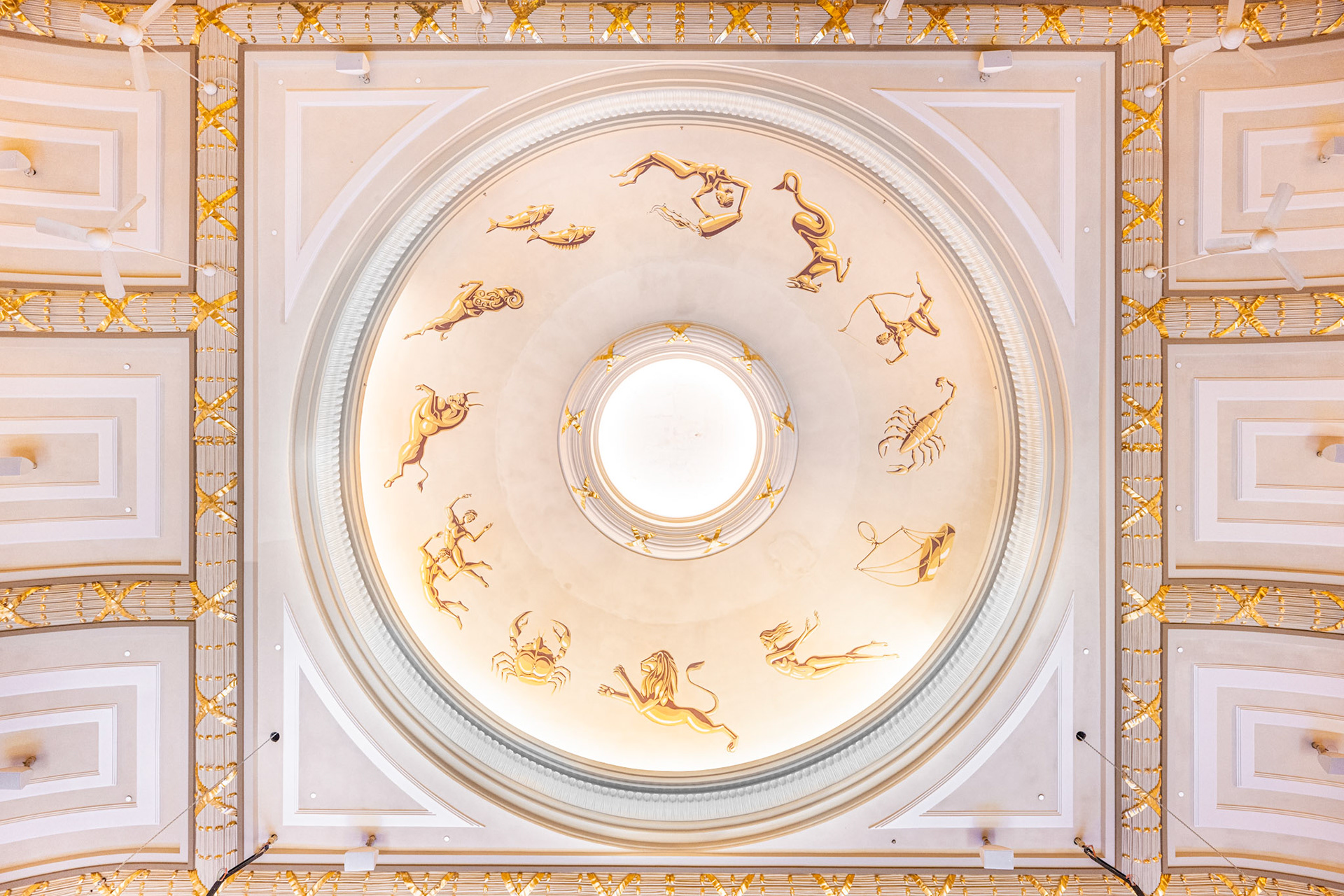 Capitol Theatre - ceiling