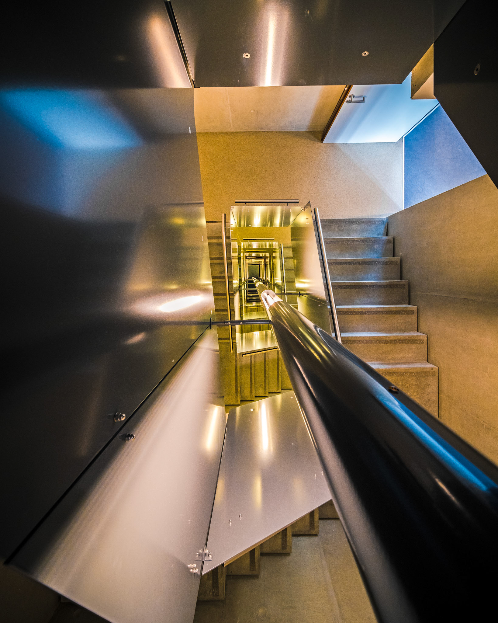 Uni Carl Vogt - staircase