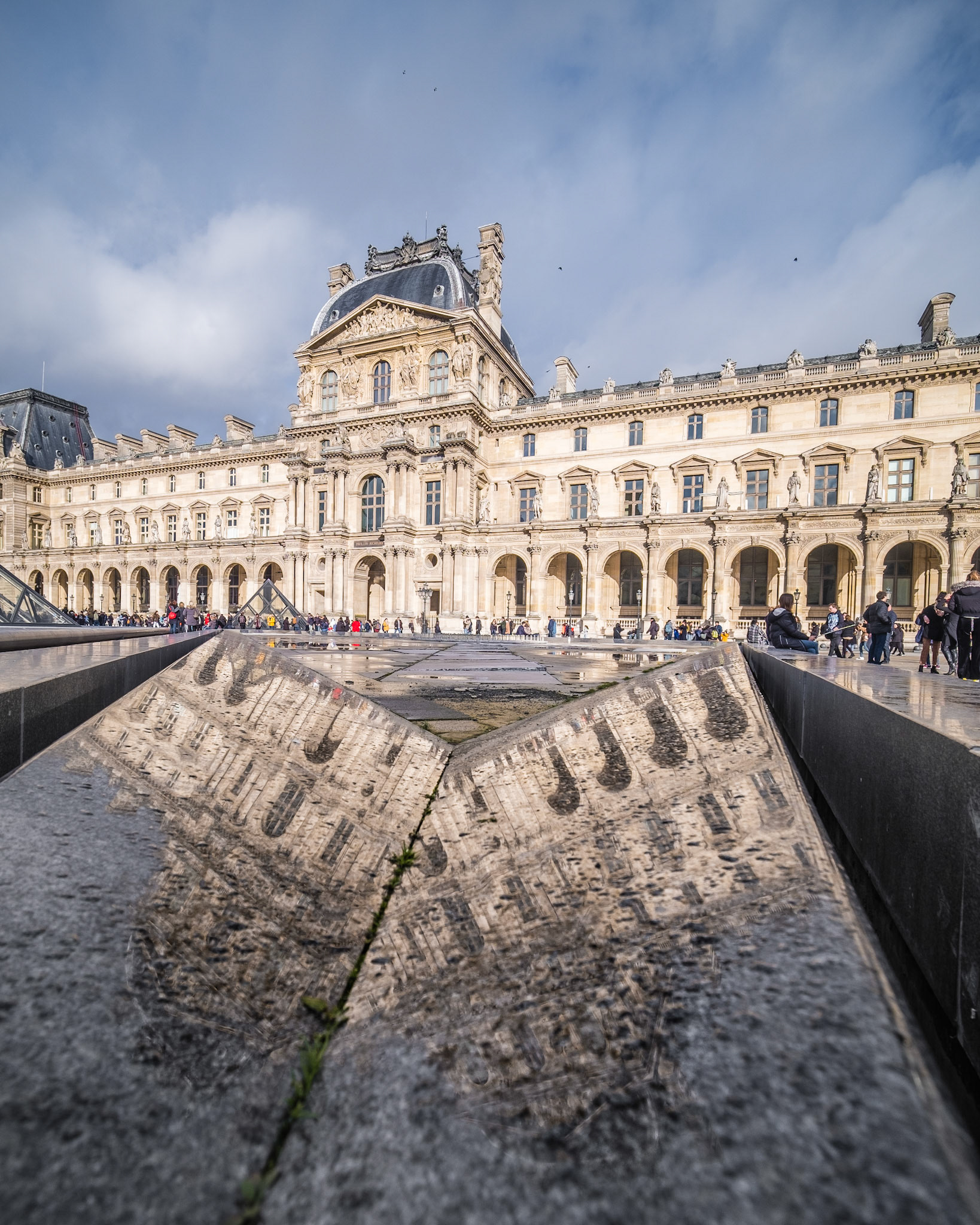 Pyramide du Louvre