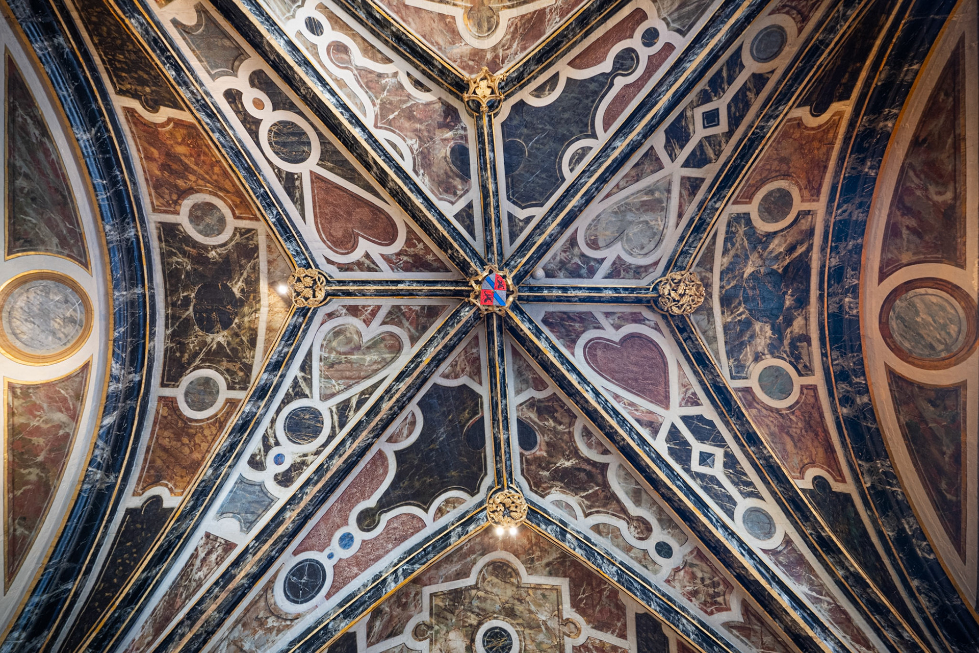 trompe-l’œil ceiling