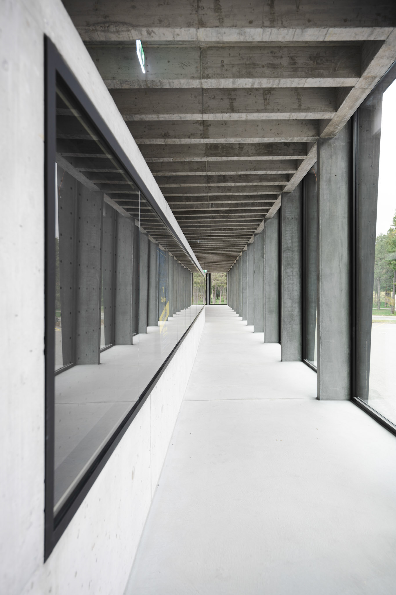 Eisstadion Davos concrete access corridor