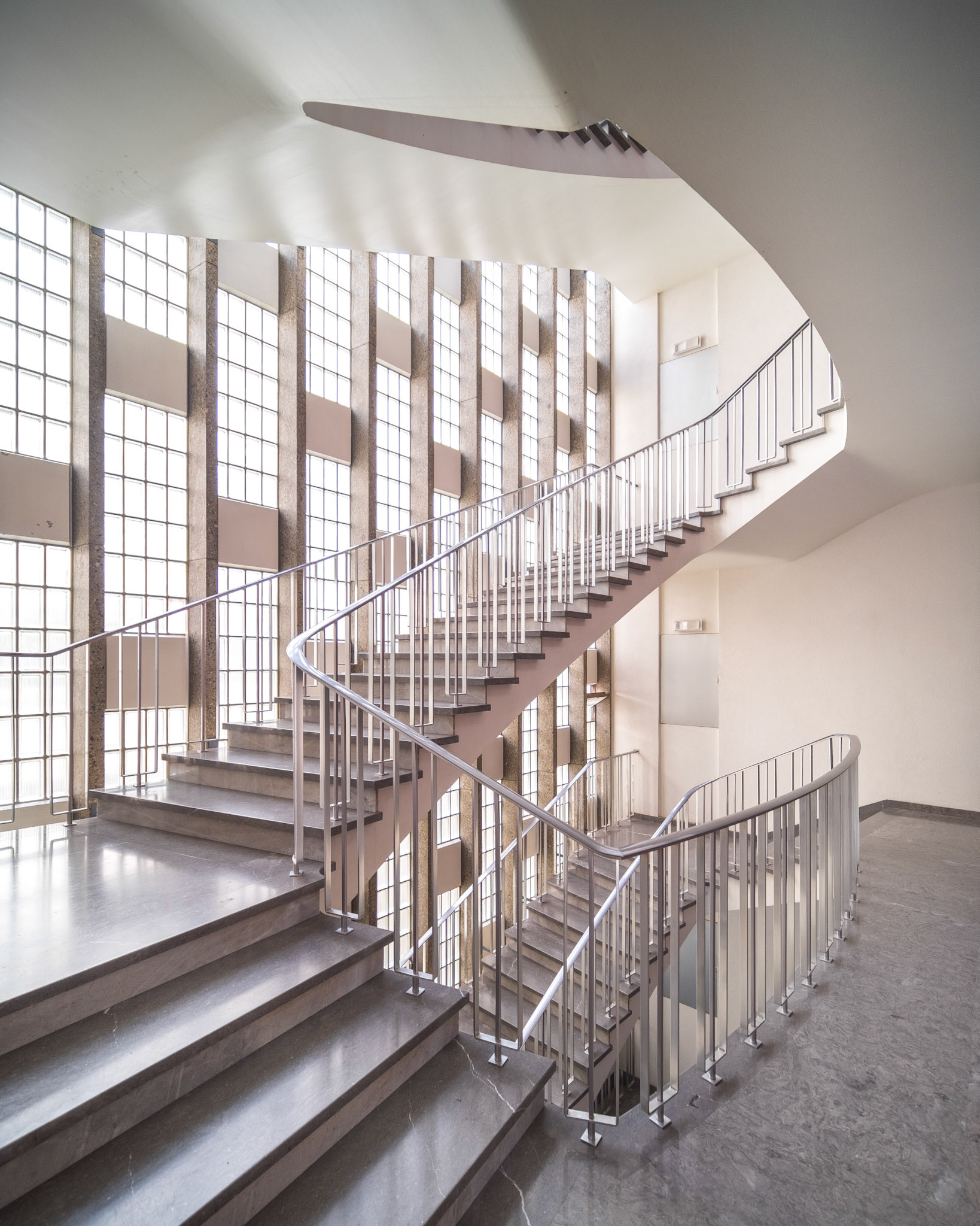 Galerie du Grand Pont - staircase