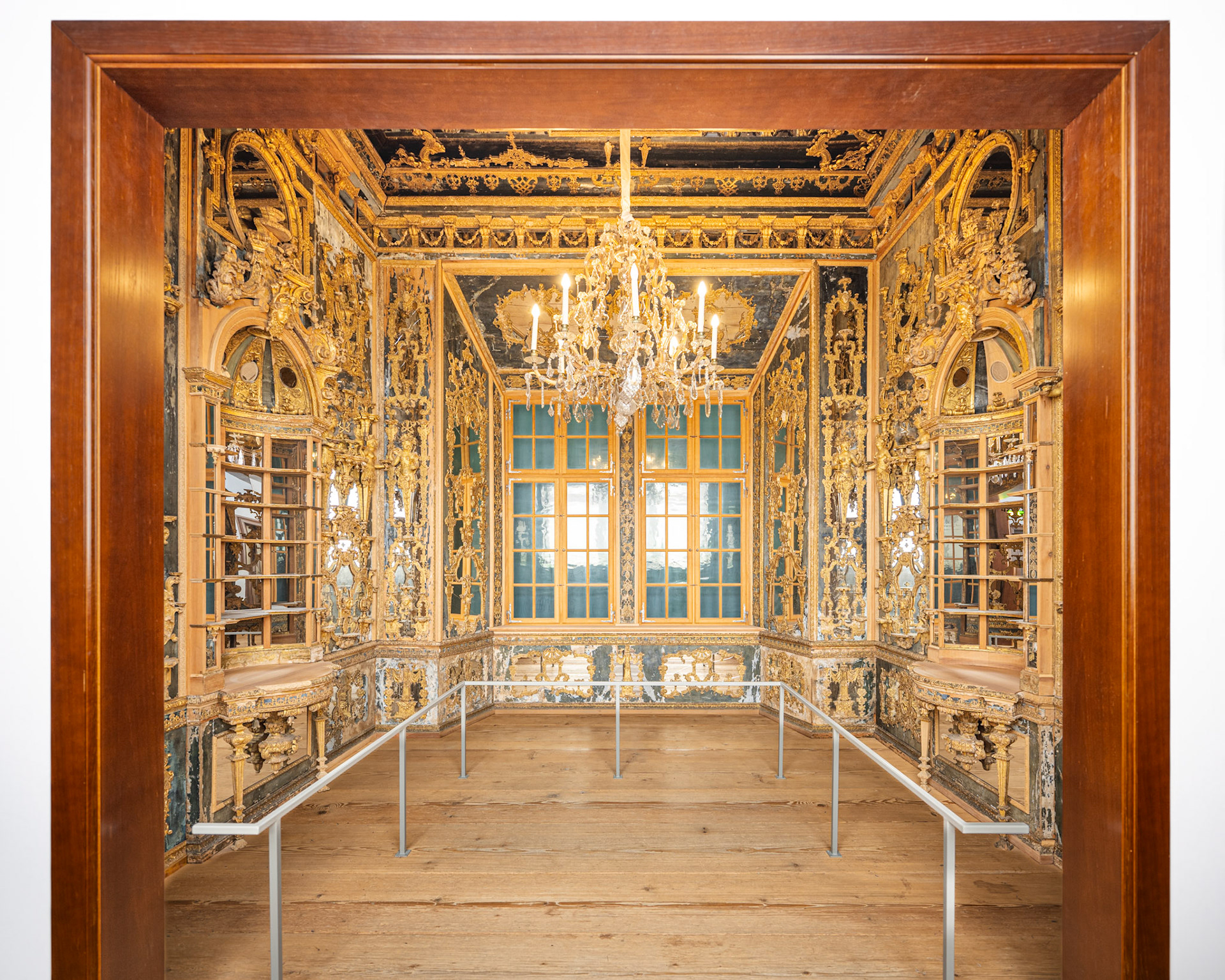 Merseburg Mirror Cabinet