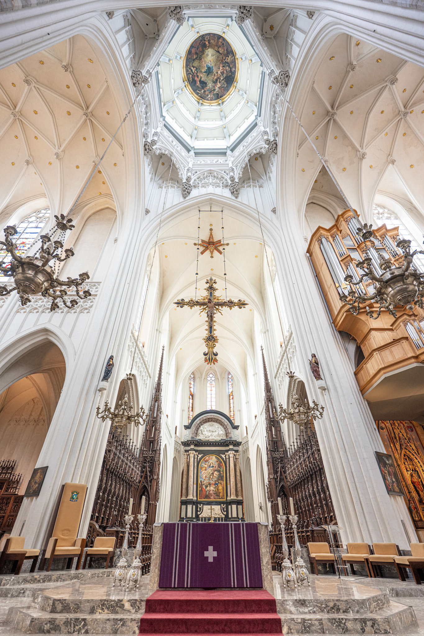 crossing altar