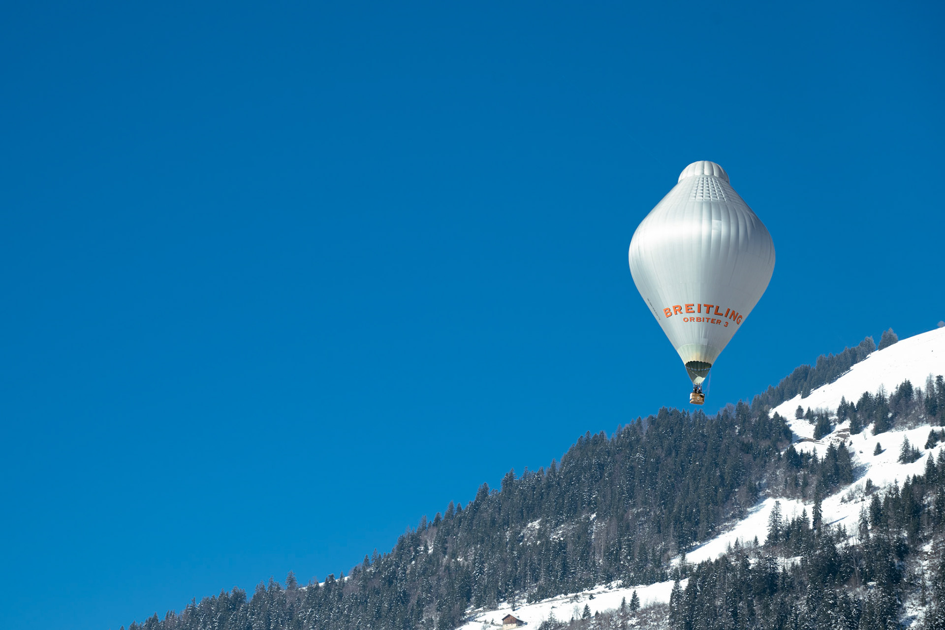 Bertrand Piccard's Breitling Orbiter 3