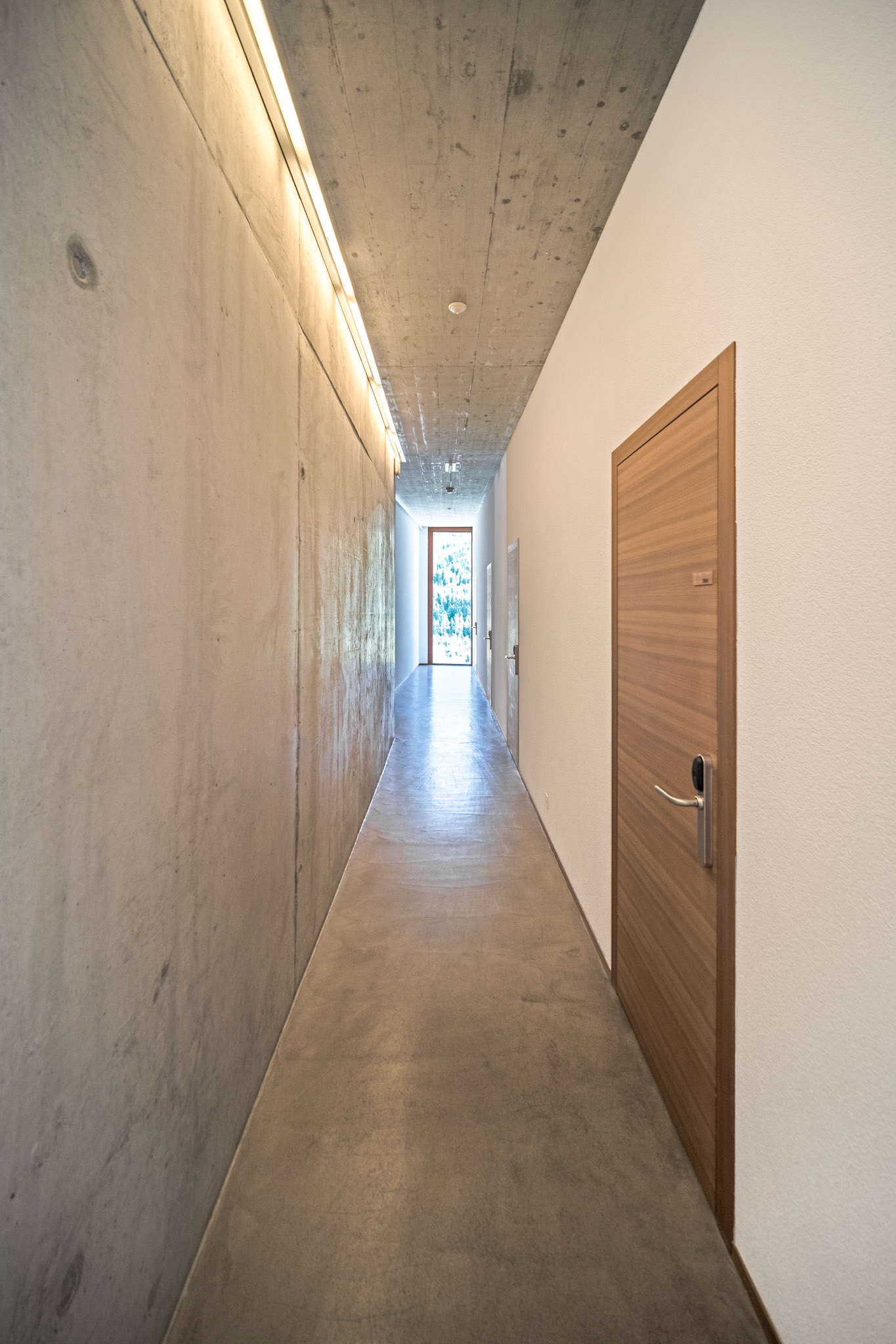 Jugendherberge Scuol corridor