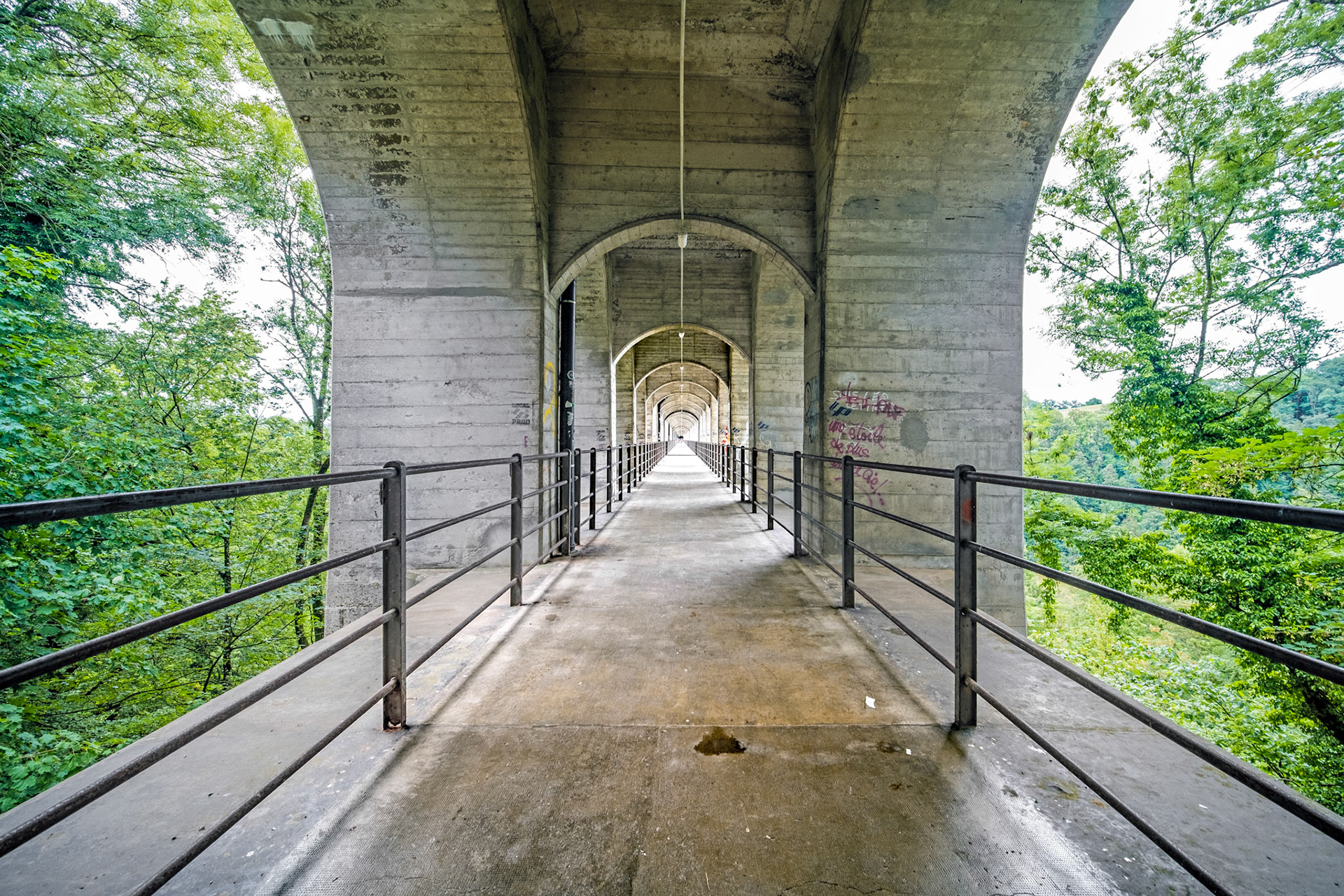 Grandfey Viaduct, Fribourg - footpath