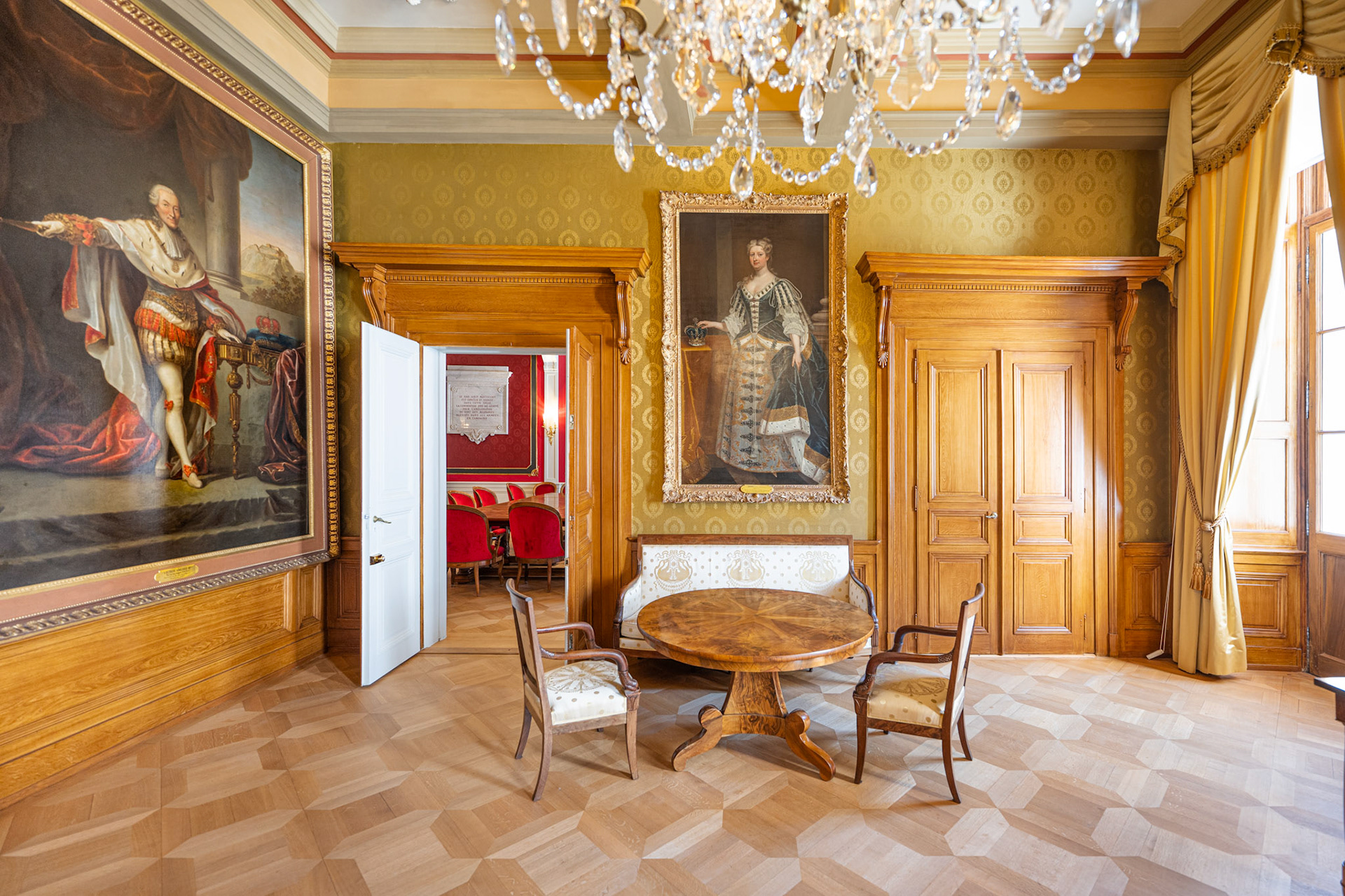 yellow salon