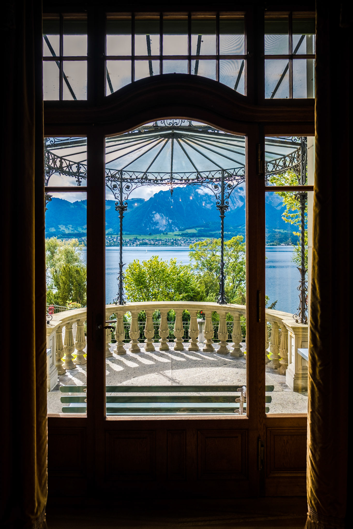 terrace of Schloss Hünegg with views over Lake Thun
