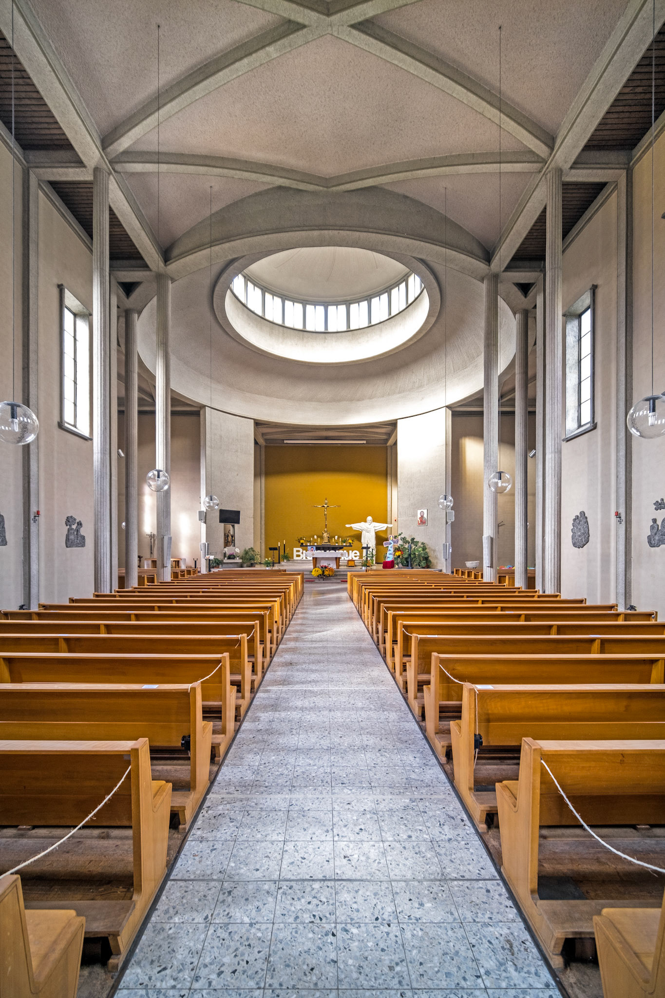 Église Plan Conthey