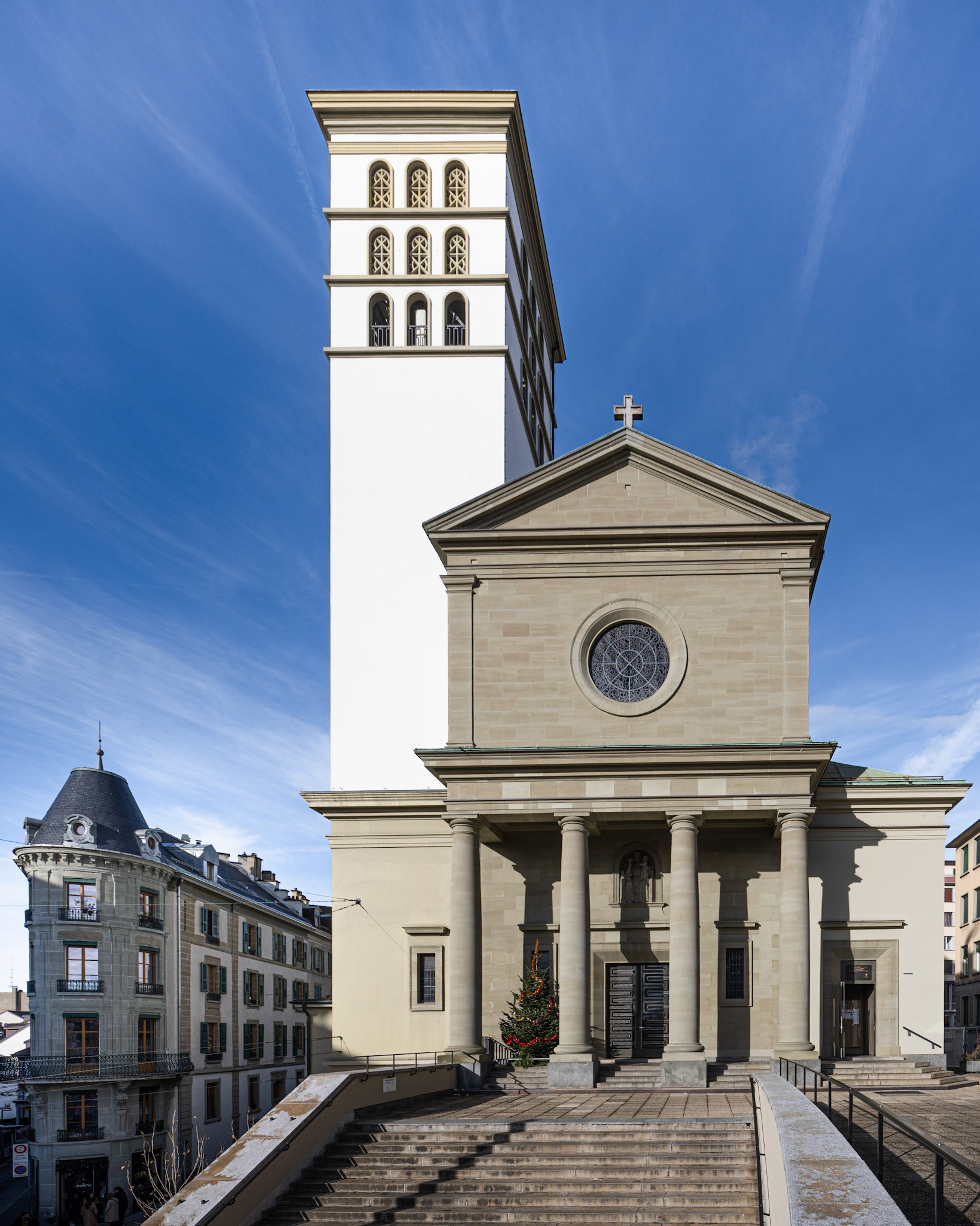 Basilique Notre-Dame du Valentin - facade