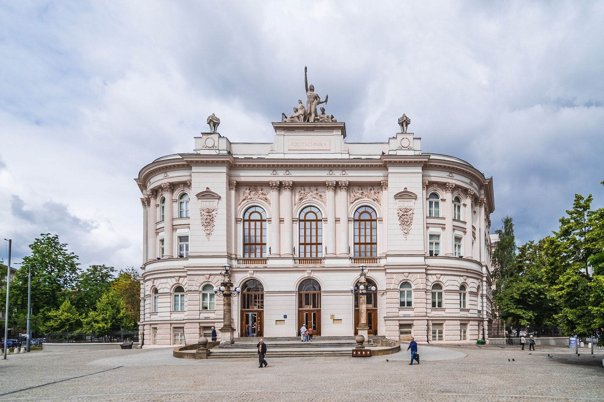 Warsaw University of Technology Main Building - facade