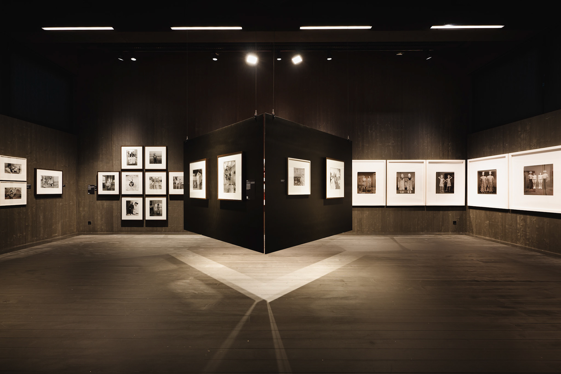 Stapferhaus - Mary Ellen Mark: The lives of women