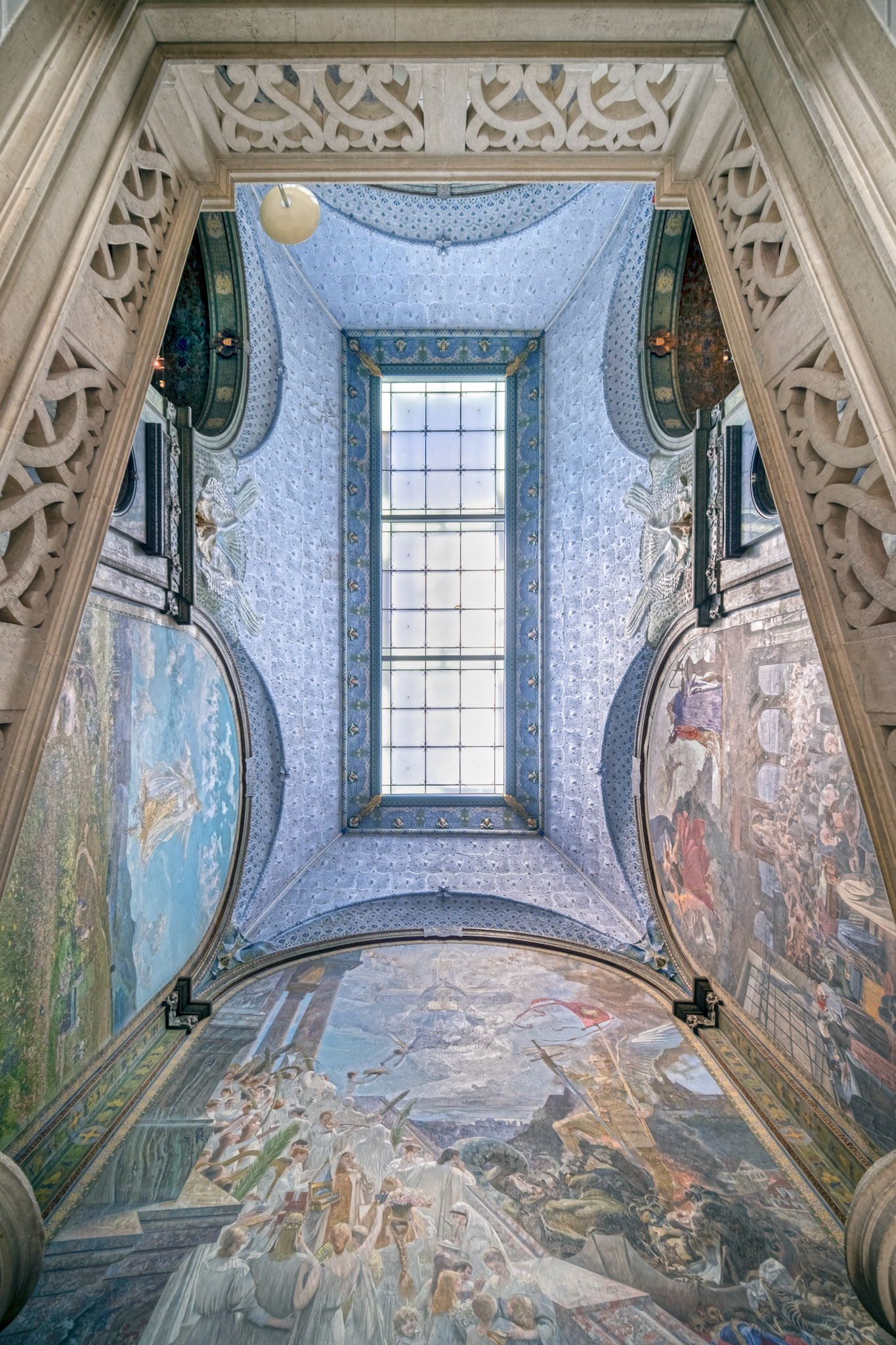 Musée d'Art et d'Histoire de Neuchâtel - staircase