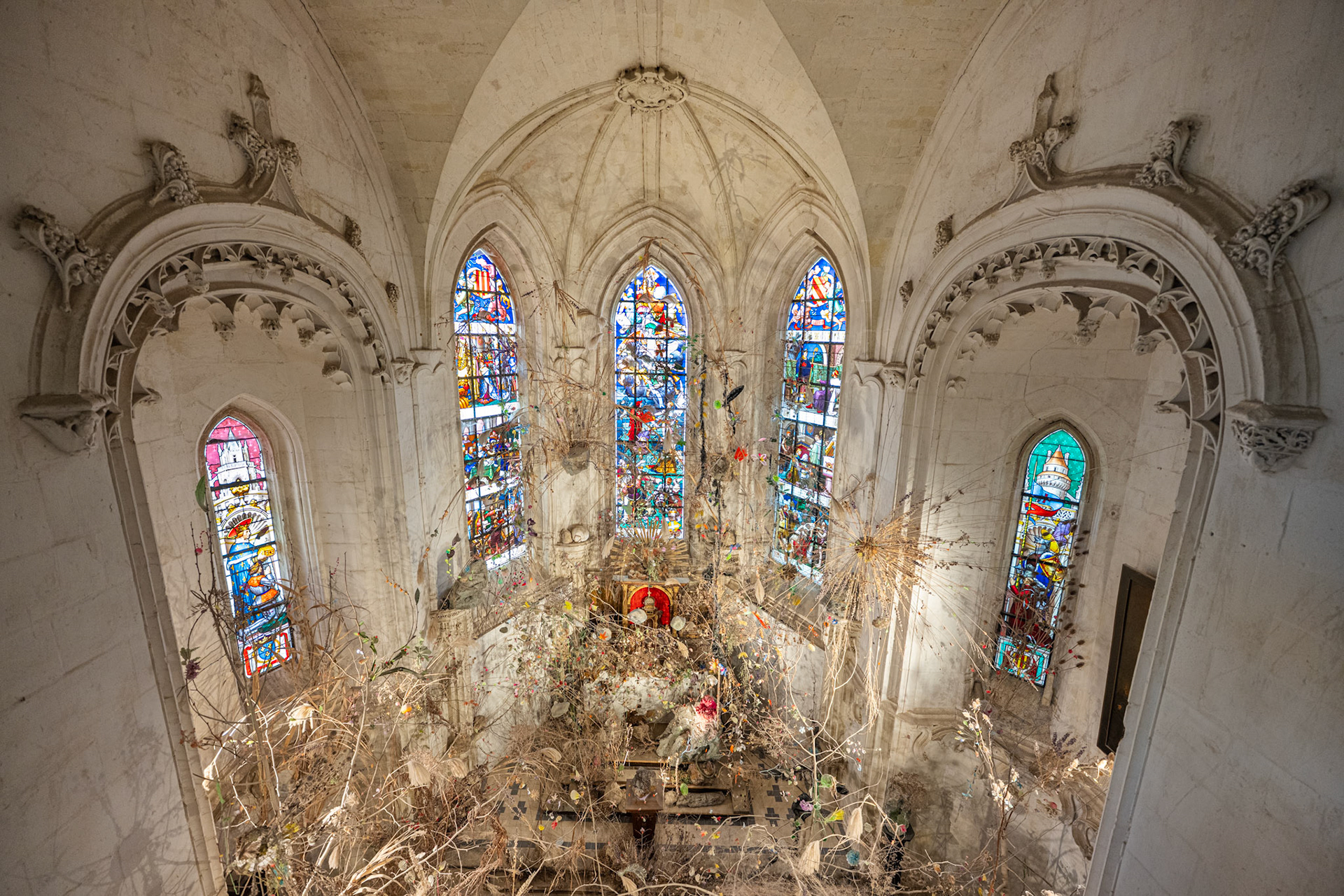 chapel with the art installation “Les Pierres et le printemps”