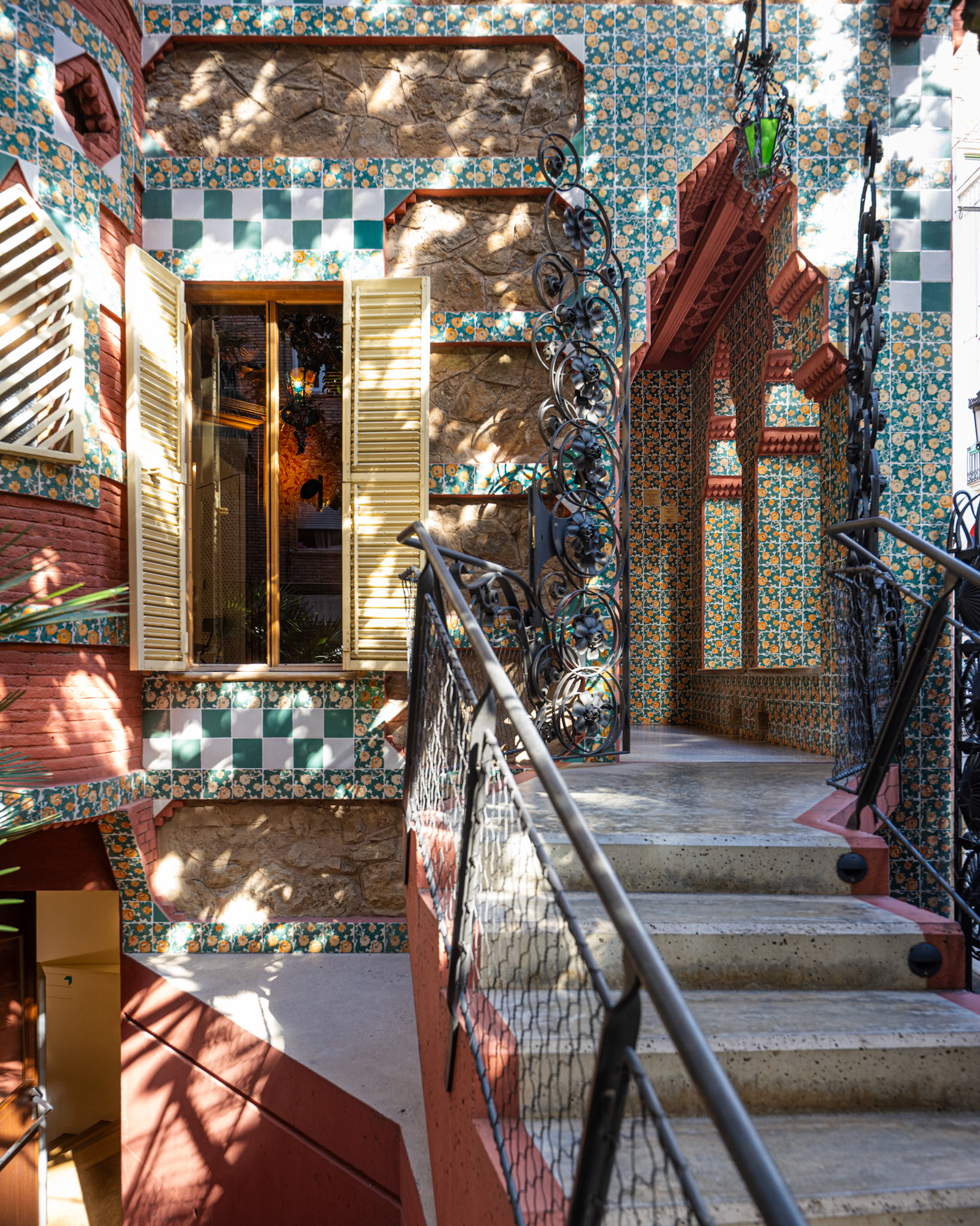 stairs leading to the entrance