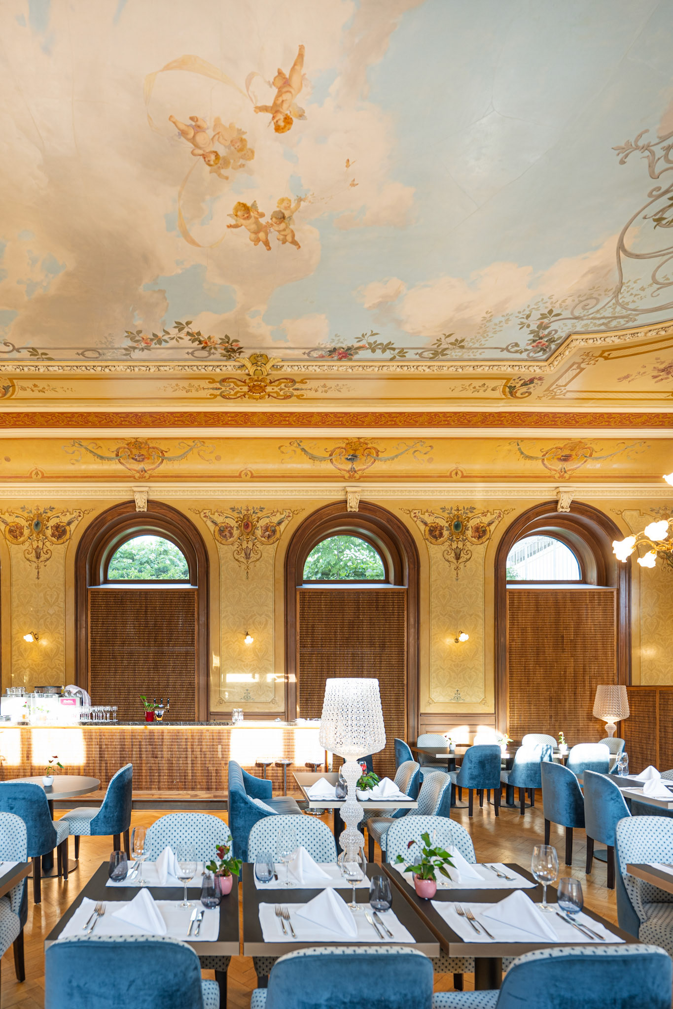 Brasserie Schwanen - dining room