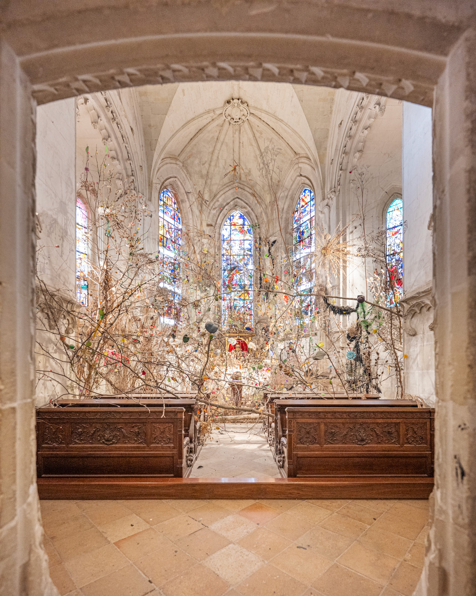 chapel with the art installation “Les Pierres et le printemps”