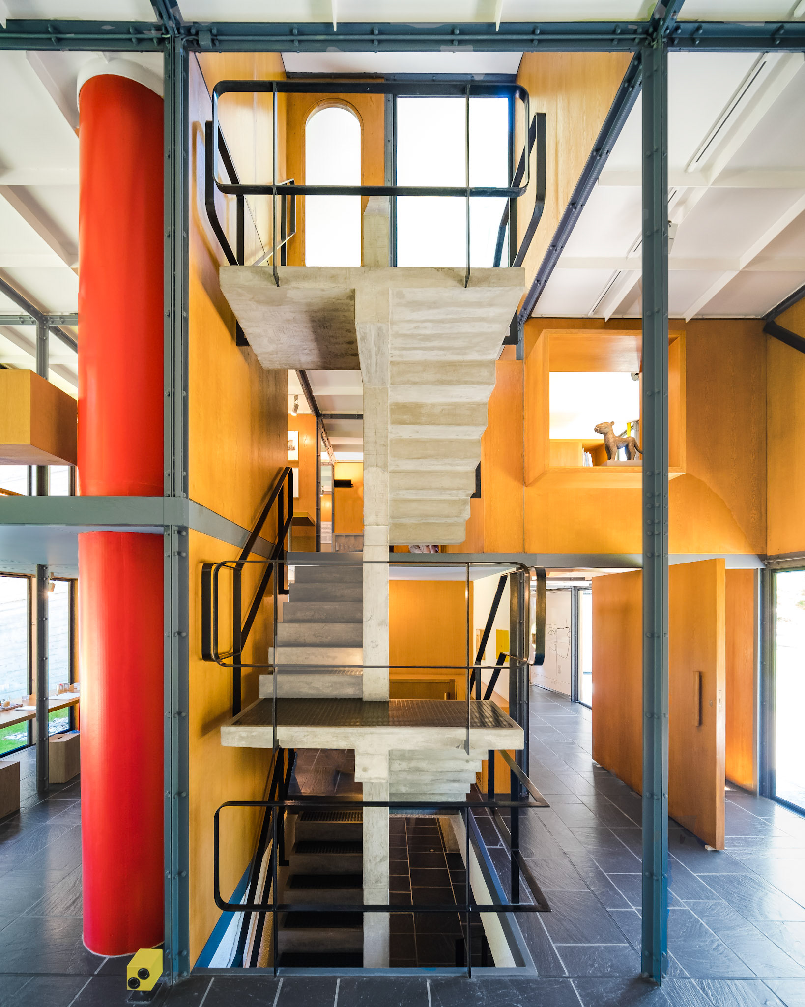 concrete staircase at Pavillon Le Corbusier