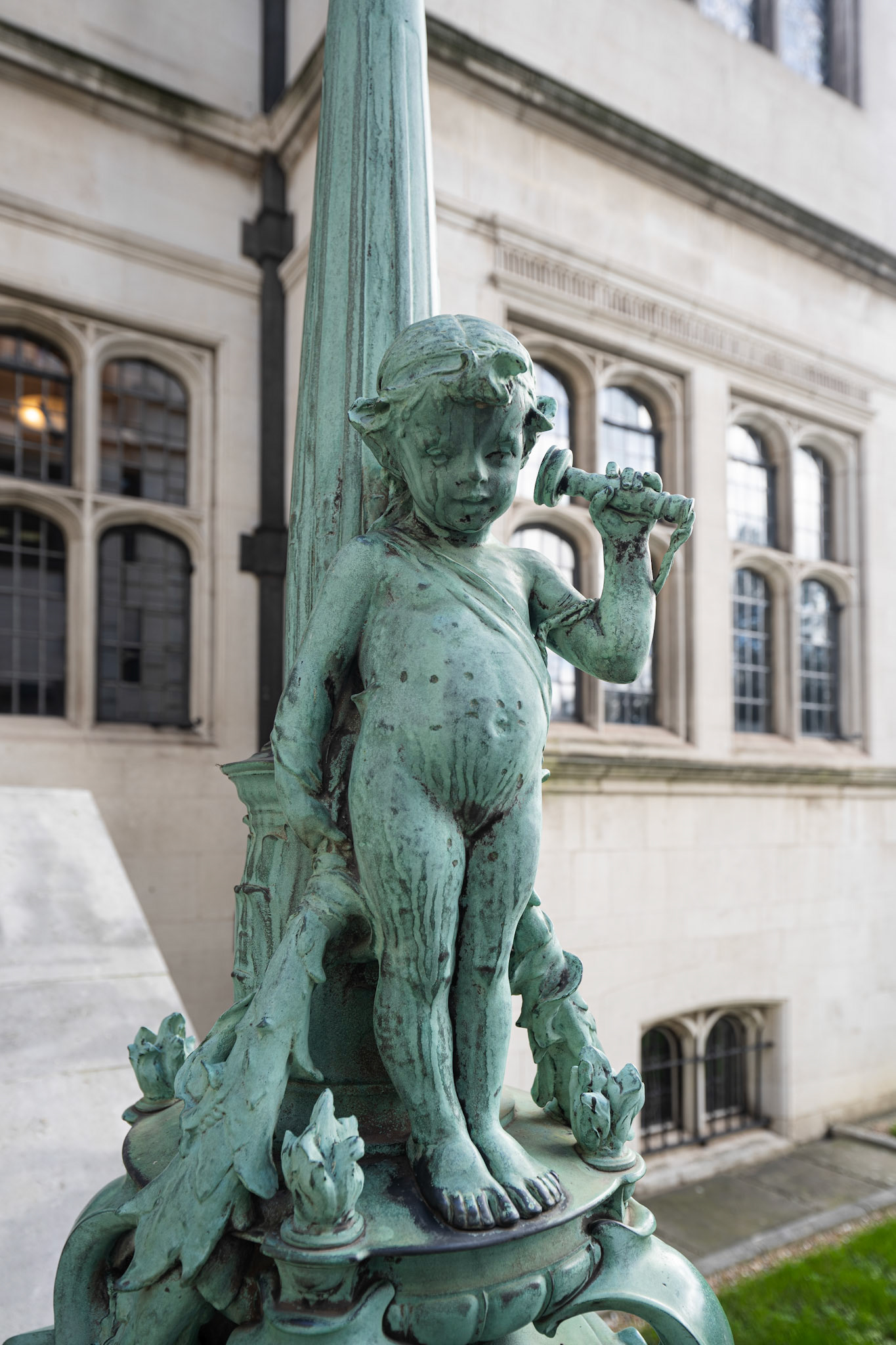telephone cherub