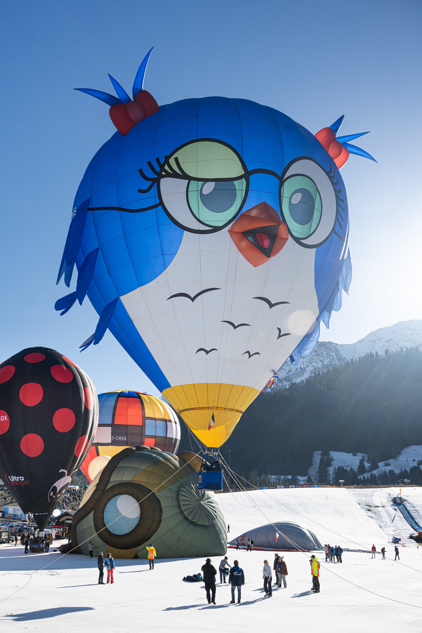 Owl-faced balloon used for captive flights